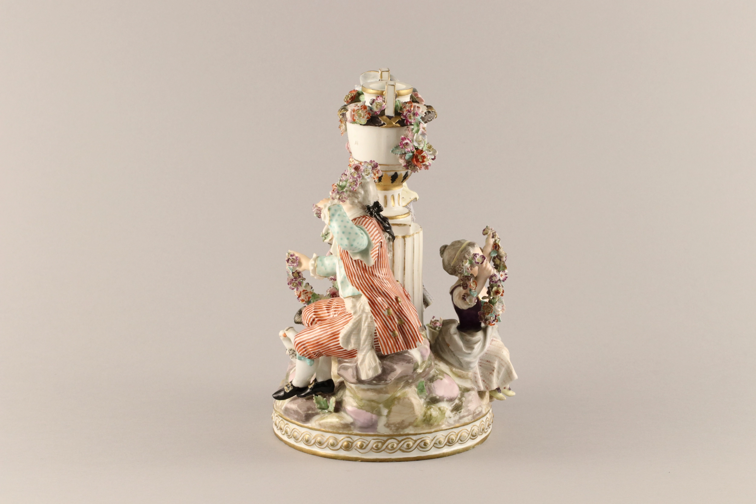 Figurine en porcelaine.