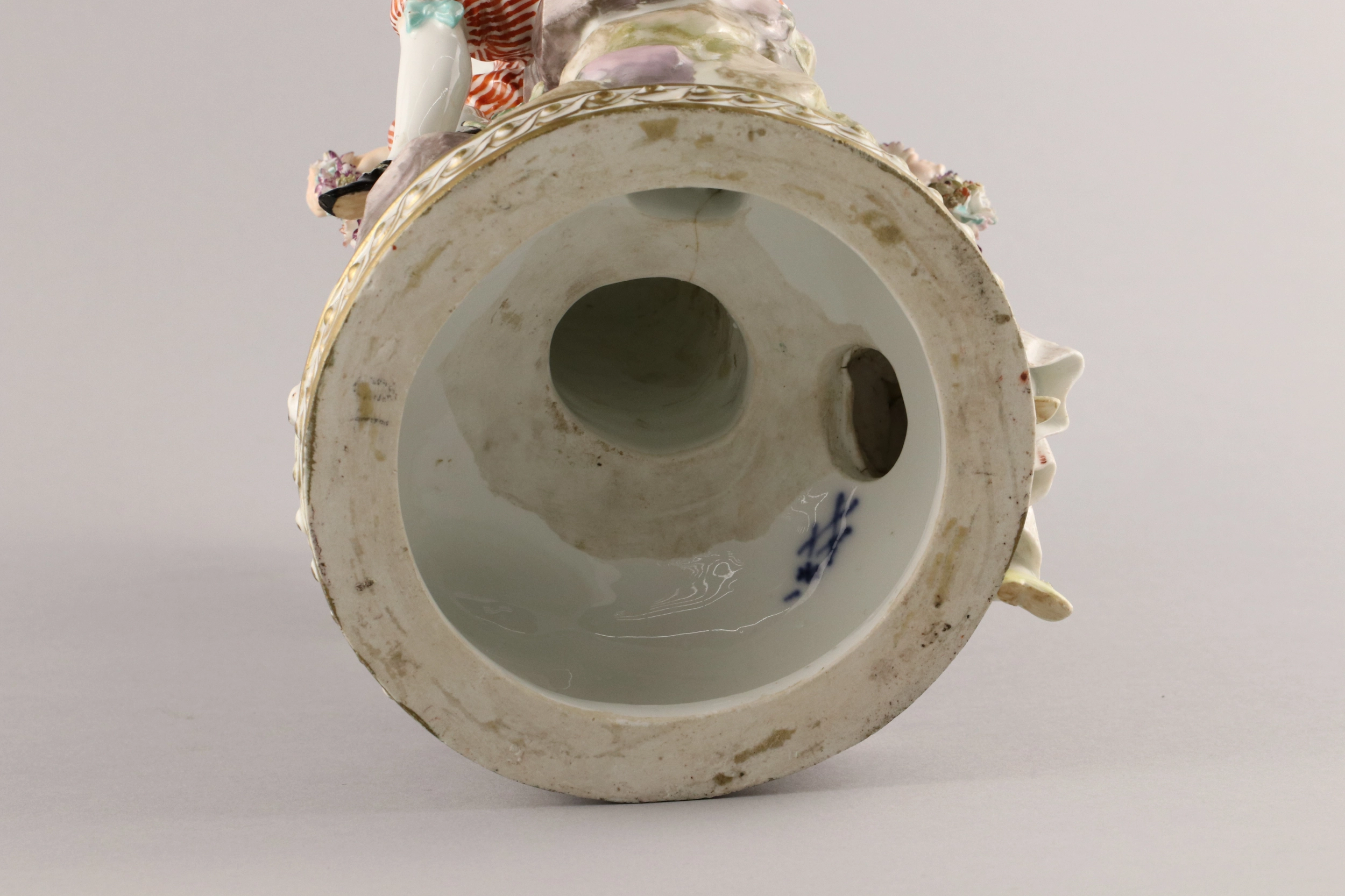 Figurine en porcelaine.