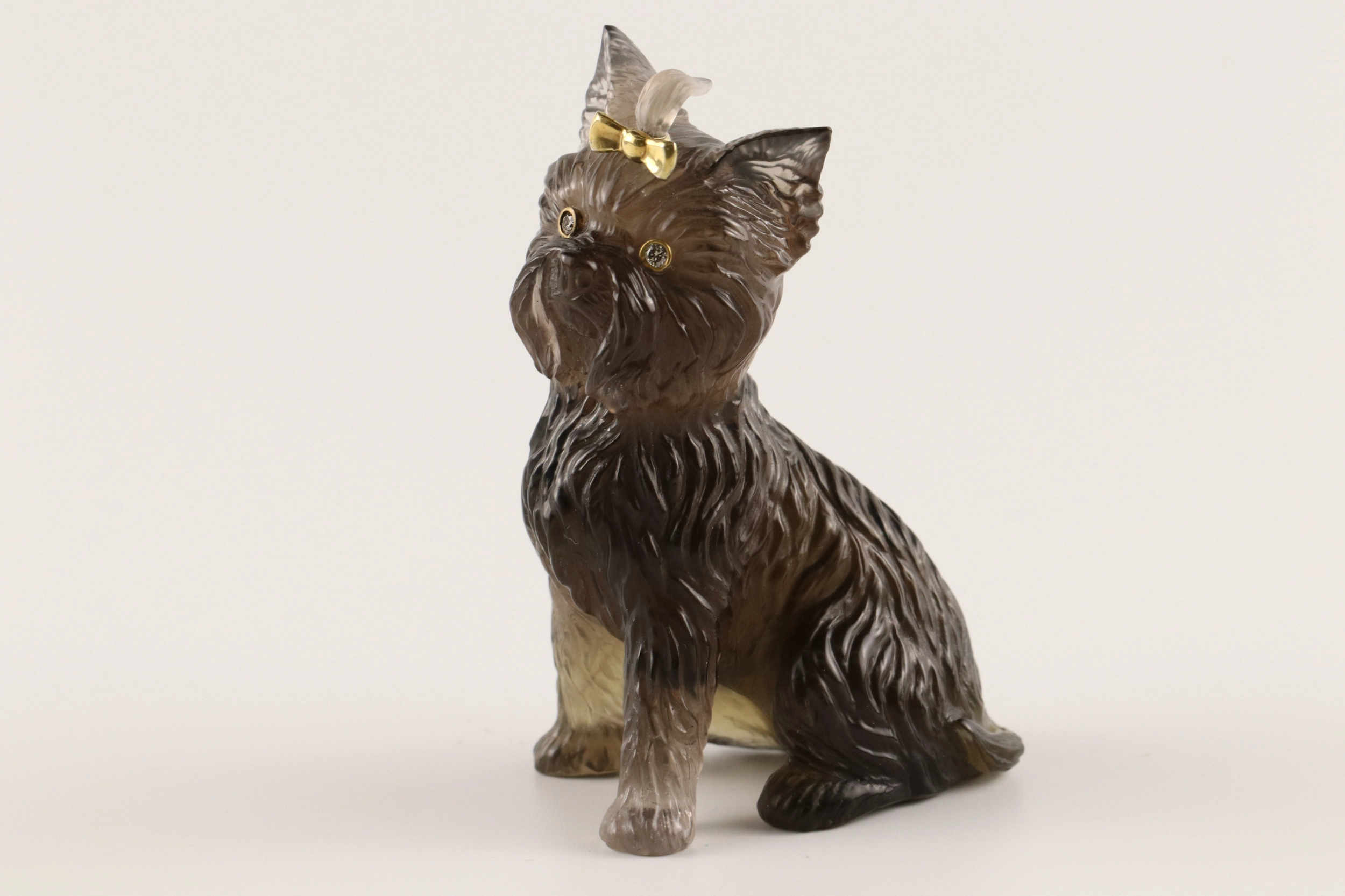 Figurine taillée dans la pierre d&39;un Yorkshire Terrier. milieu du 20e siècle 