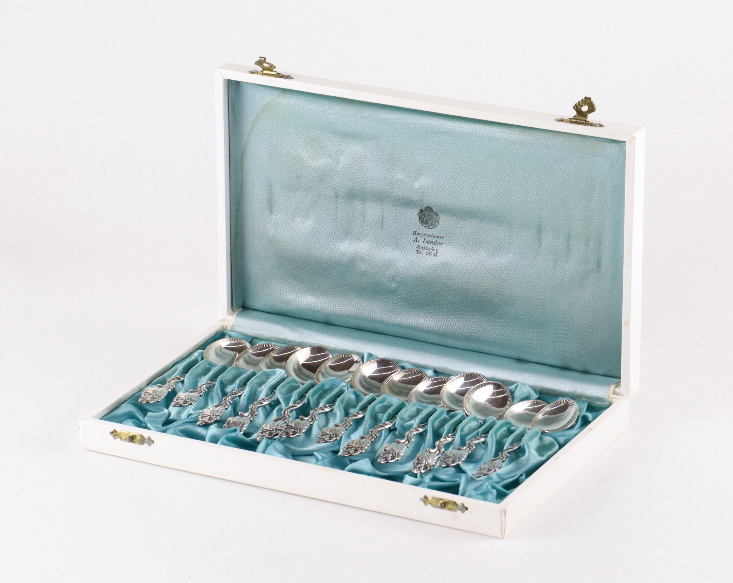 A set of coffee silver spoons 