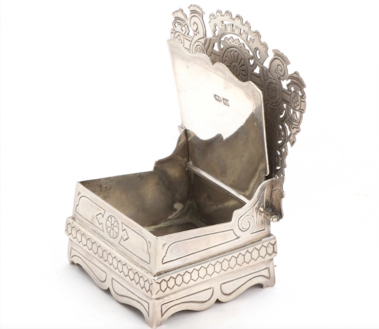 Silver salt shaker 