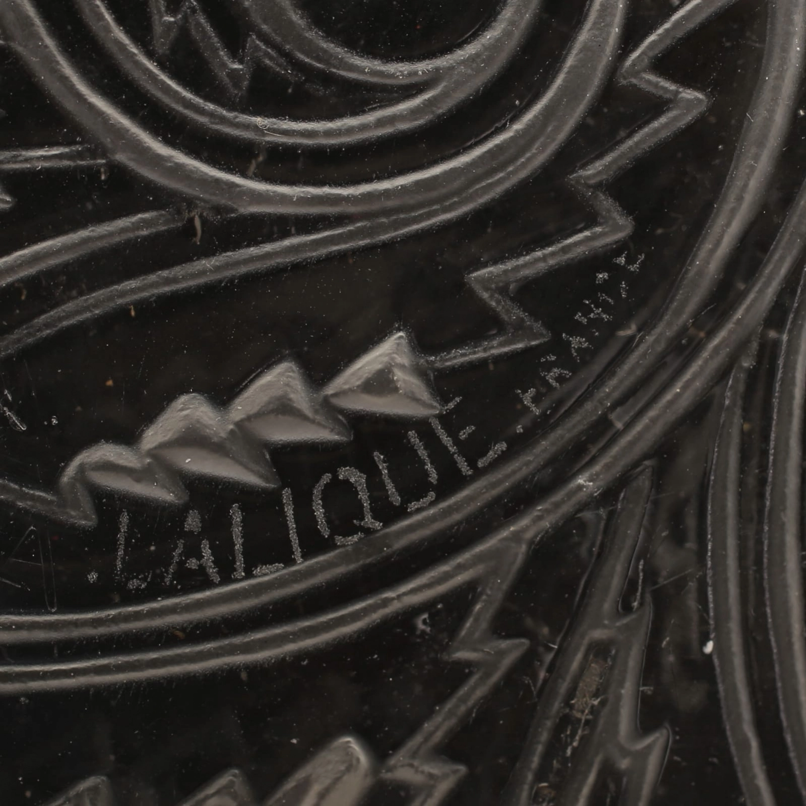 Lalique Crystal Bowl  Pinsons”