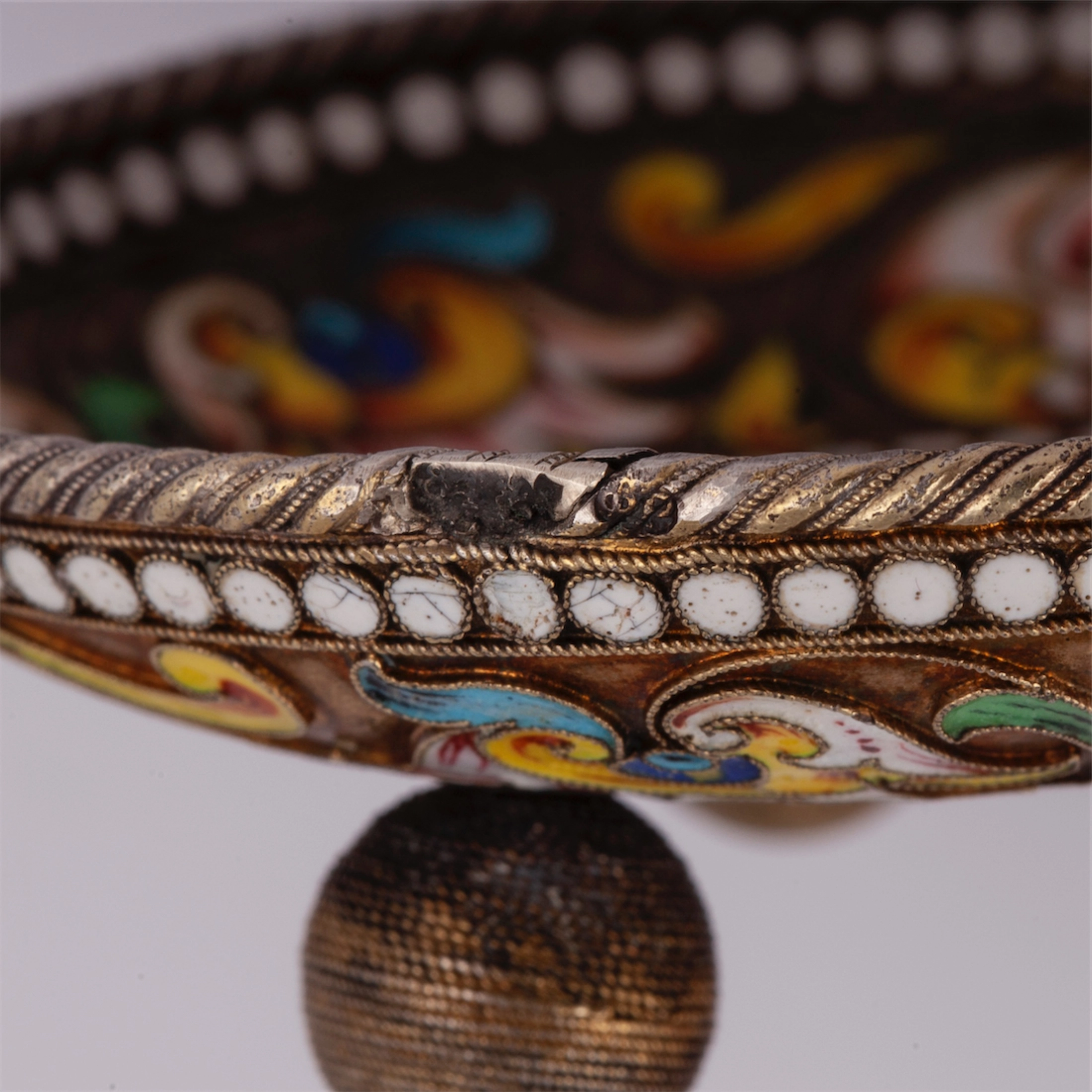 Russian silver saucer on the legs. Fedor Ryukert 19th century.