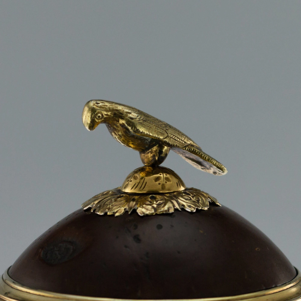 Tasse Russe unique en argent dore avec couvercle, debut du 19ème siècl