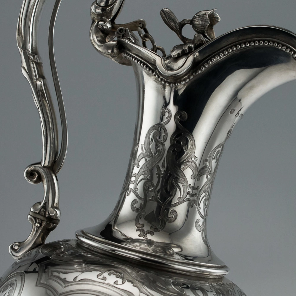 Grande cruche à vin victorienne en argent.