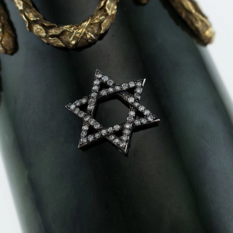 RUSSIAN STYLE 18K GOLD, NEPHRITE, DIAMONDS, RUBIES, VASES