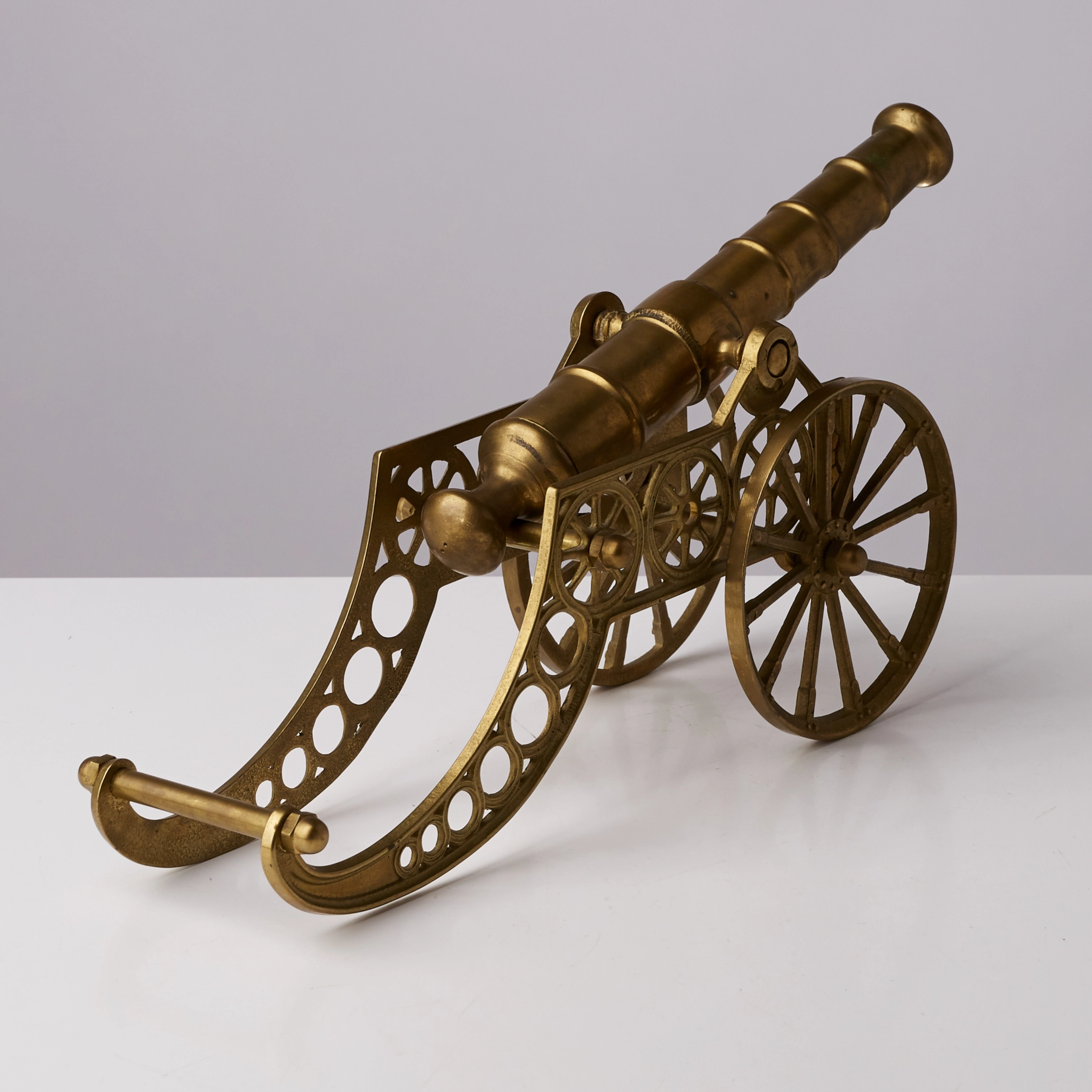 Pistolet de table. Modèle de darmes du 17ème siècle.