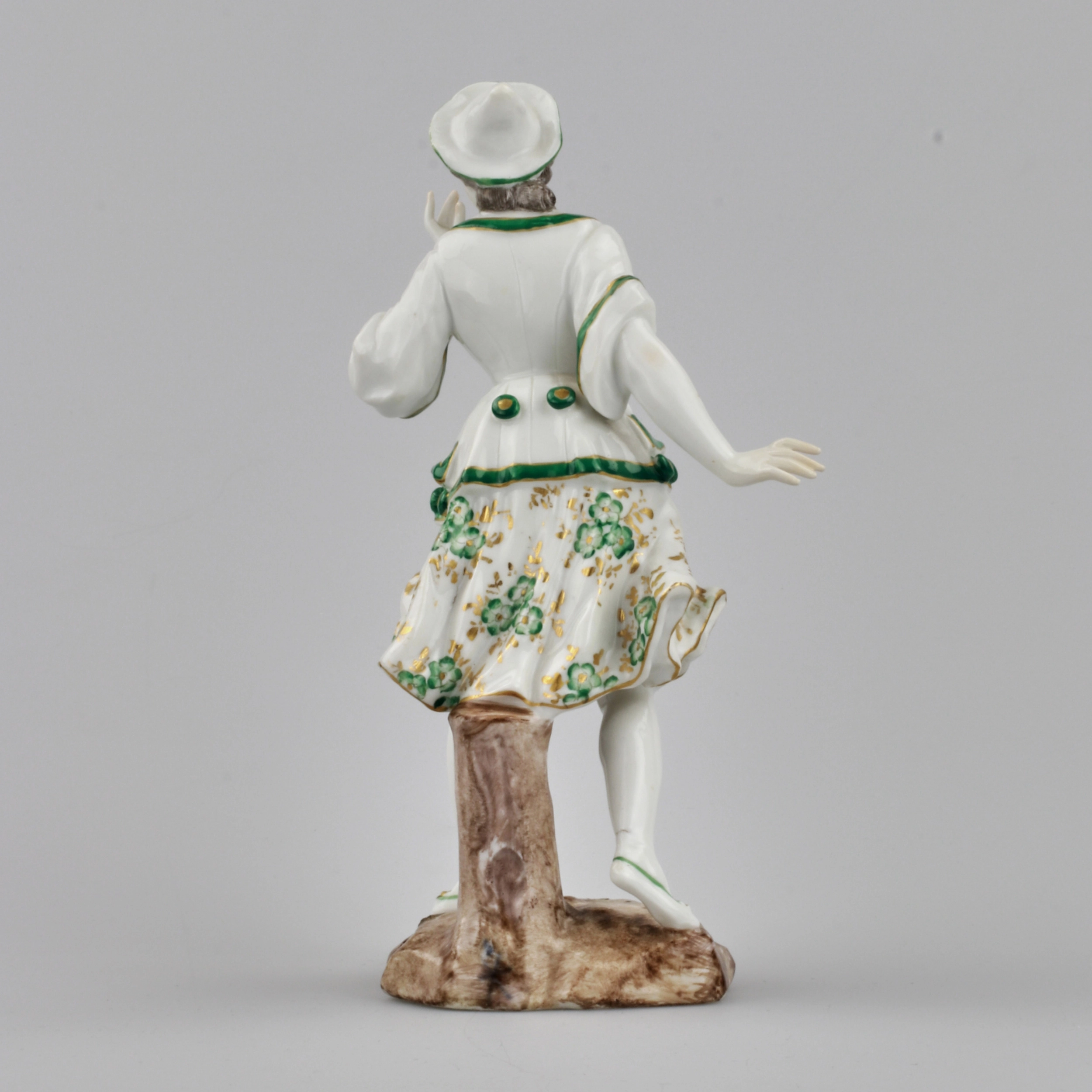 Porcelain figurine Lady in Green. France. 19th century. 