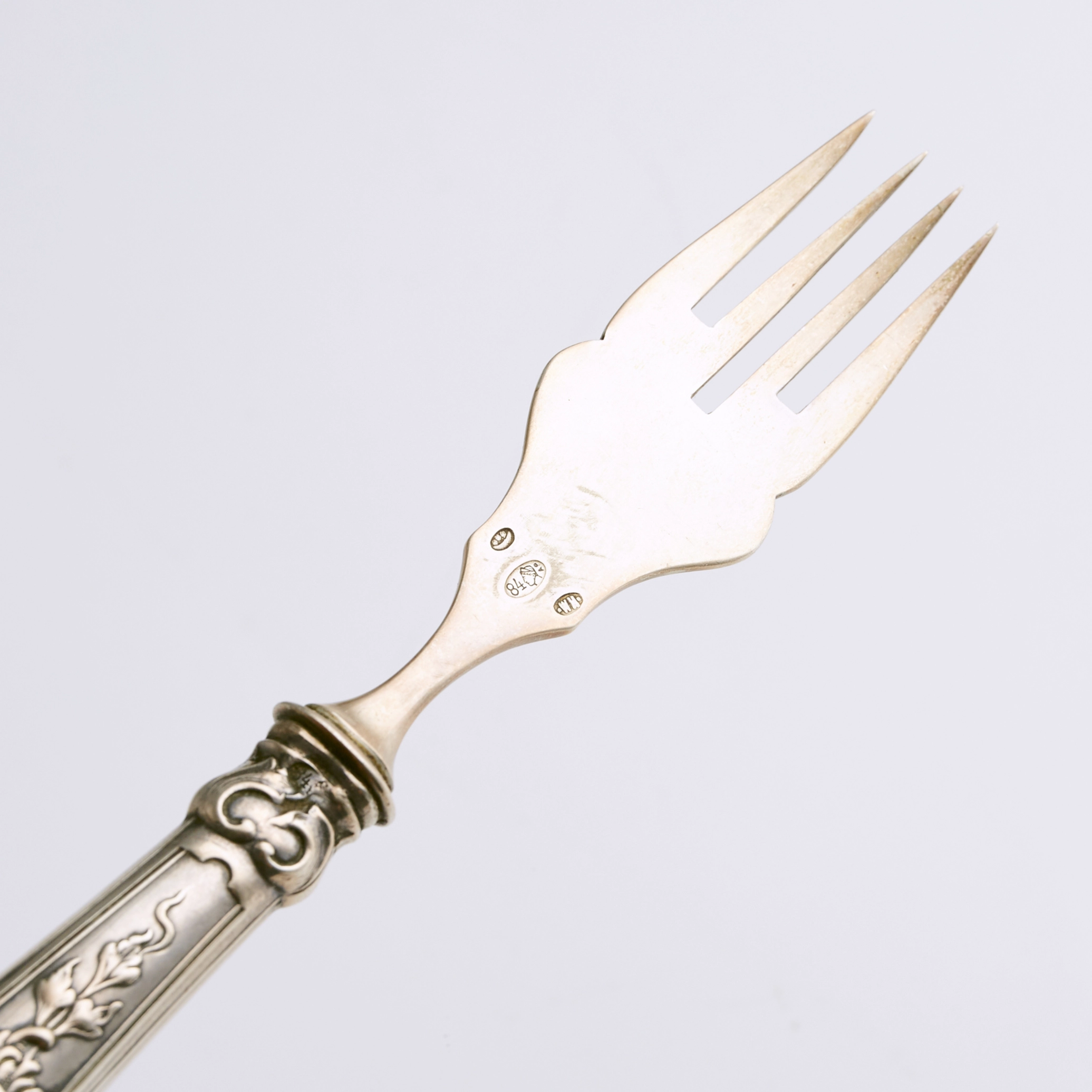 Ensemble des couverts en argent pour du poissons. La Russie royale. 