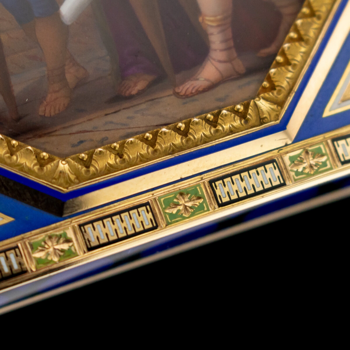 Remond, Lamy & Cie. Gold snuffbox with enamel of the early 19th century. 