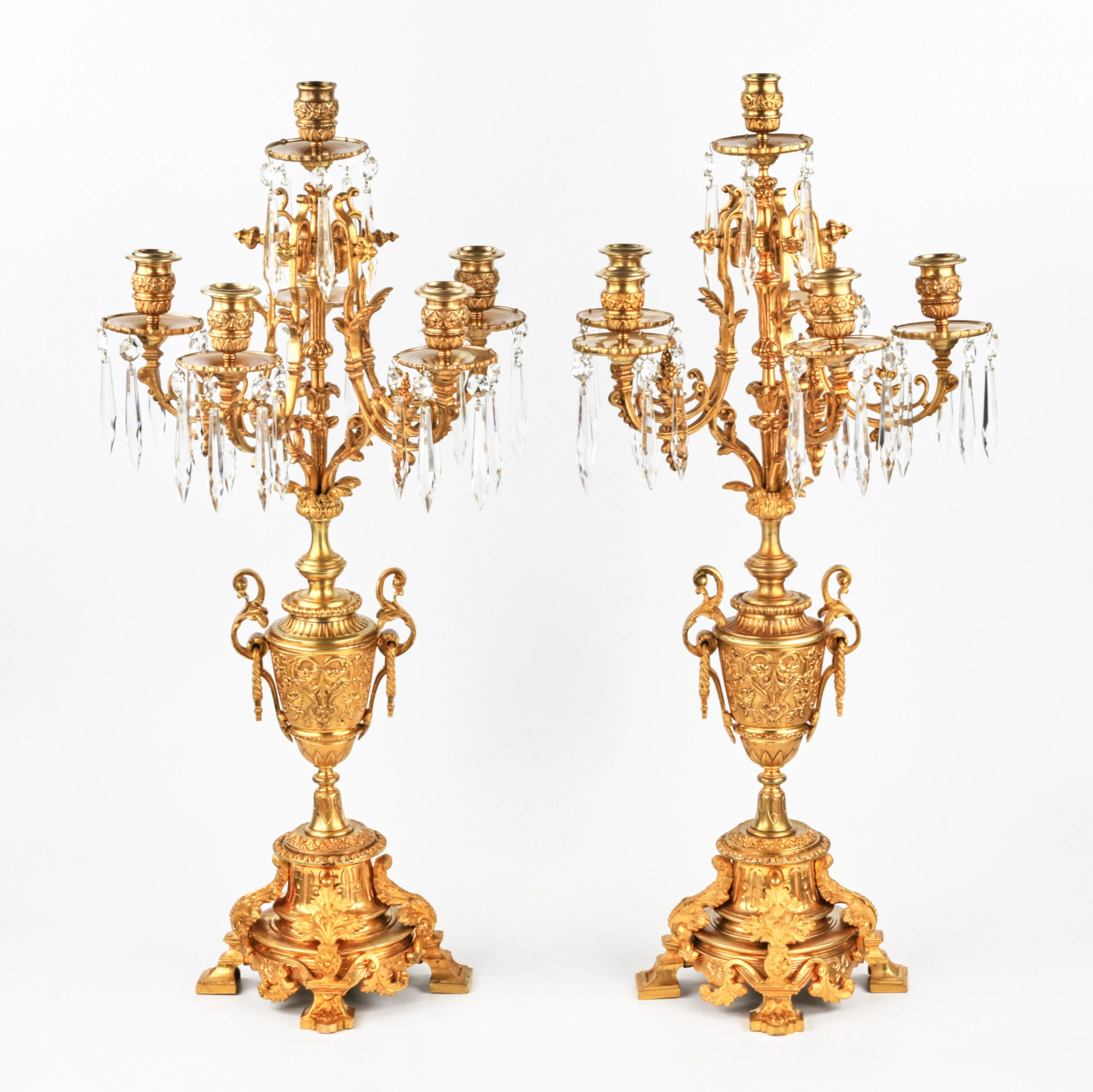 Paire de girandoles en bronze dore dans le goût de Napoleon III. 