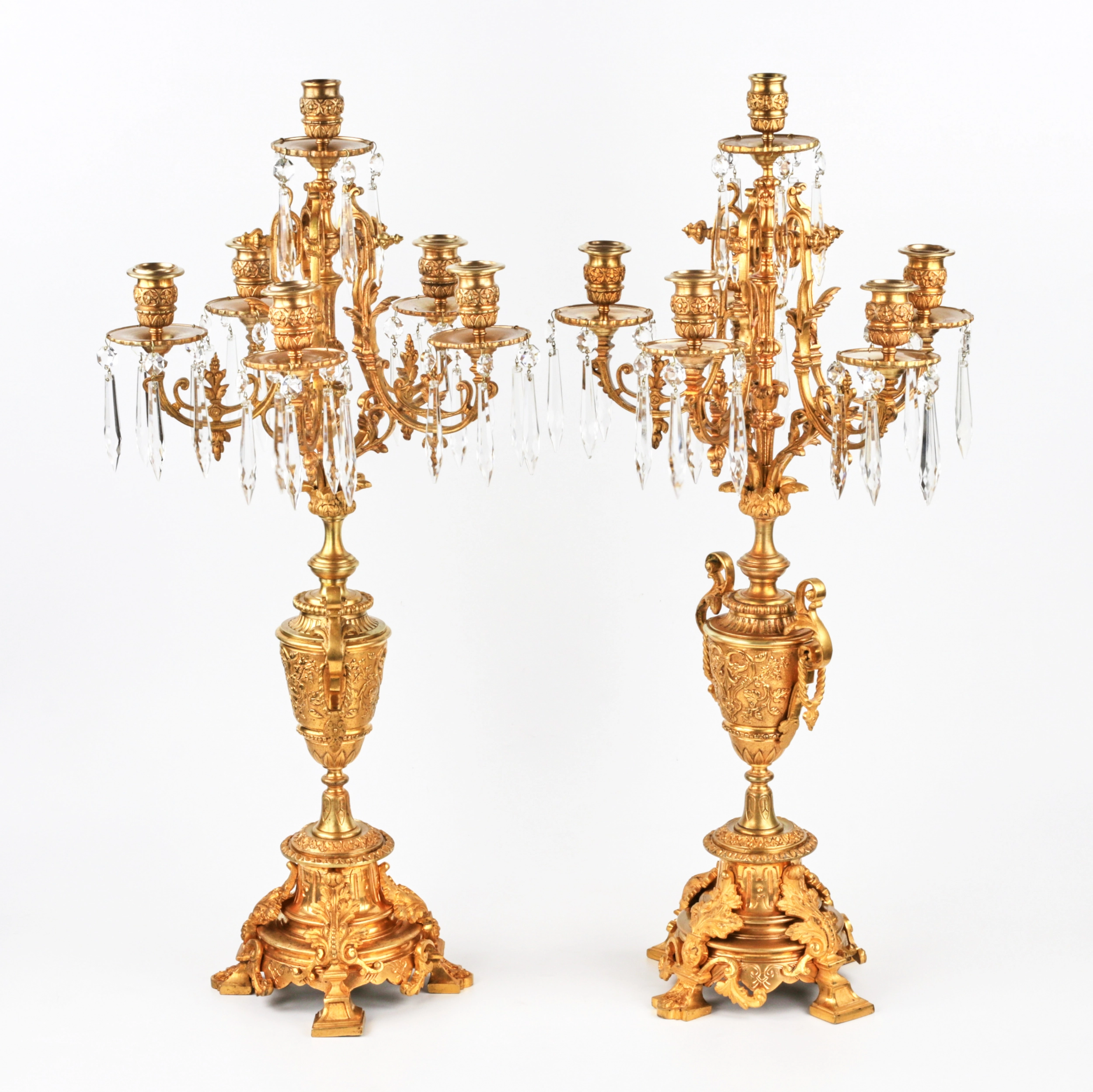 Paire de girandoles en bronze dore dans le goût de Napoleon III. 