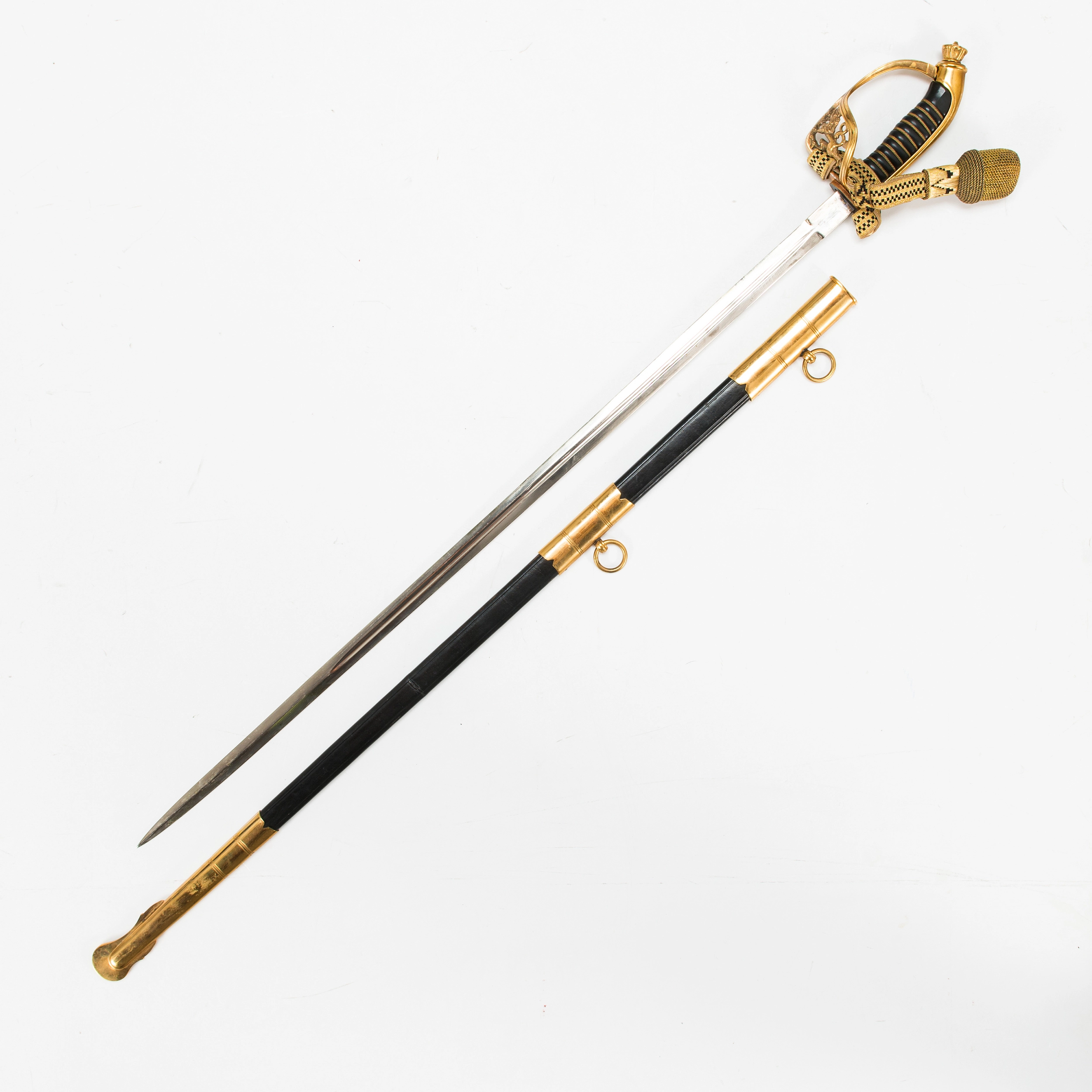 SABRE DE PARADE D`UN OFFICIER DE MARINE FINLANDAIS. E&F HÖRSTER SOLINGEN. DEUXIÈME QUART AU MILIEU DU XXe SIÈCLE