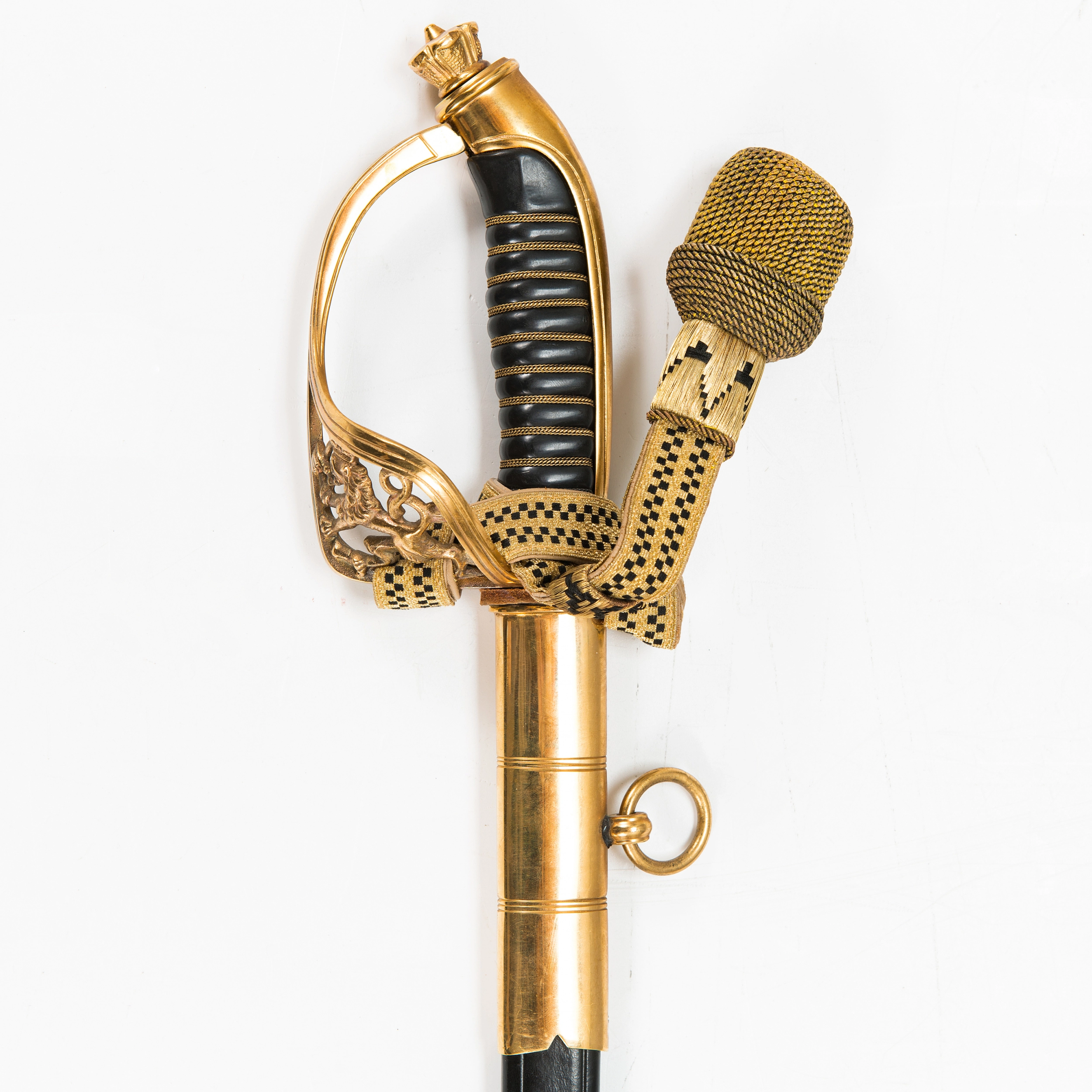 SABRE DE PARADE D`UN OFFICIER DE MARINE FINLANDAIS. E&F HÖRSTER SOLINGEN. DEUXIÈME QUART AU MILIEU DU XXe SIÈCLE