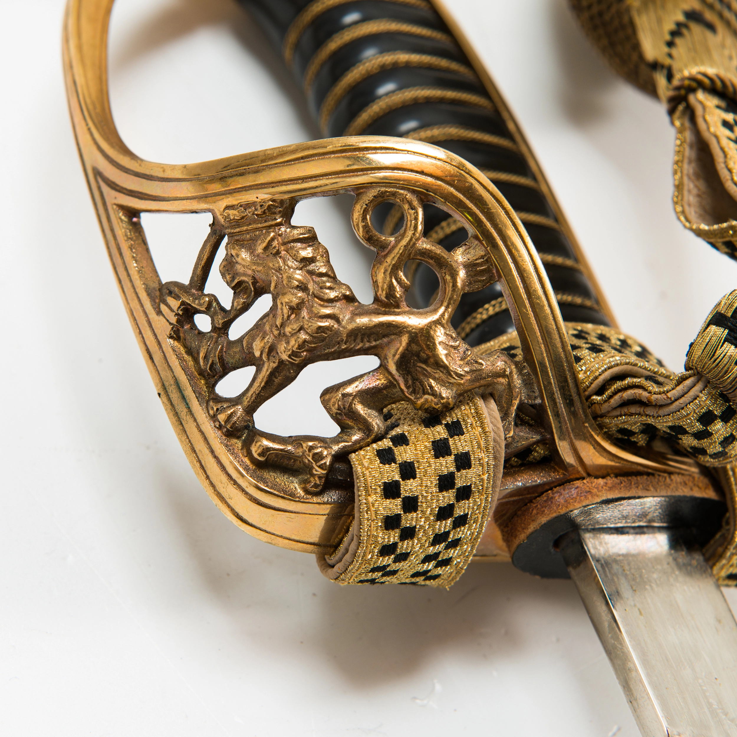 SABRE DE PARADE D`UN OFFICIER DE MARINE FINLANDAIS. E&F HÖRSTER SOLINGEN. DEUXIÈME QUART AU MILIEU DU XXe SIÈCLE