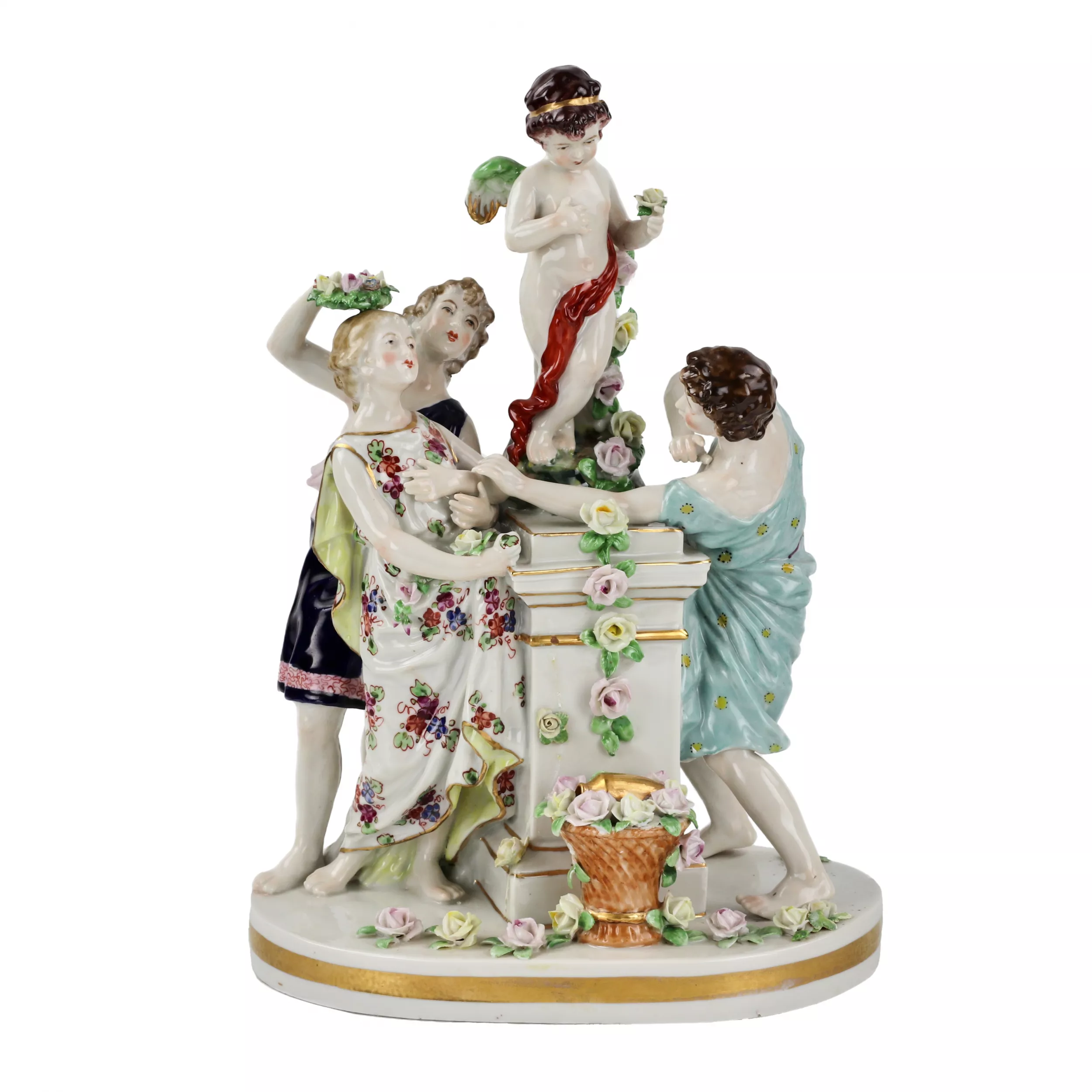 Groupe en porcelaine Jeunes avec Cupidon. 