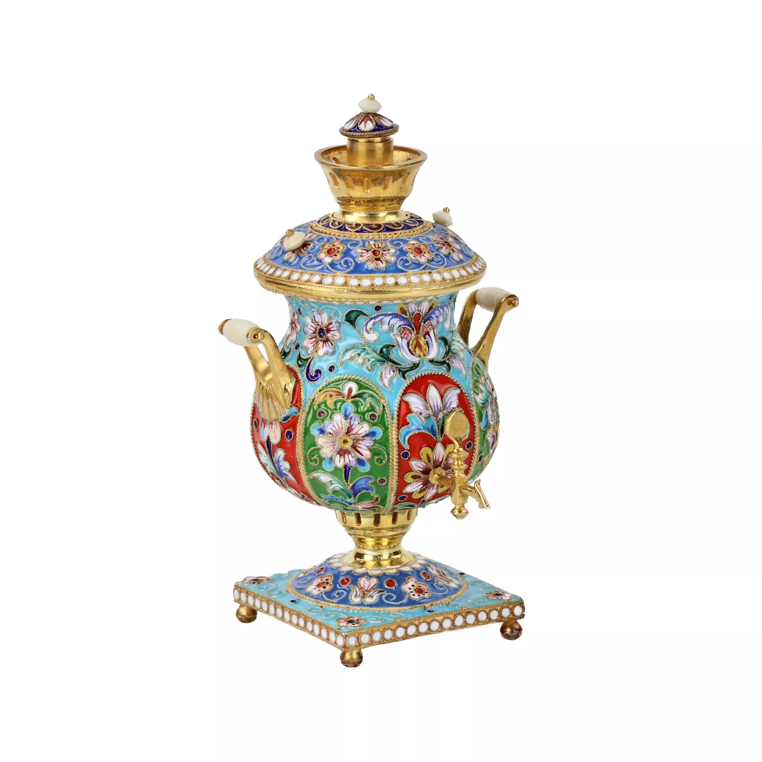 Samovar en argent dore et emaux peints. 