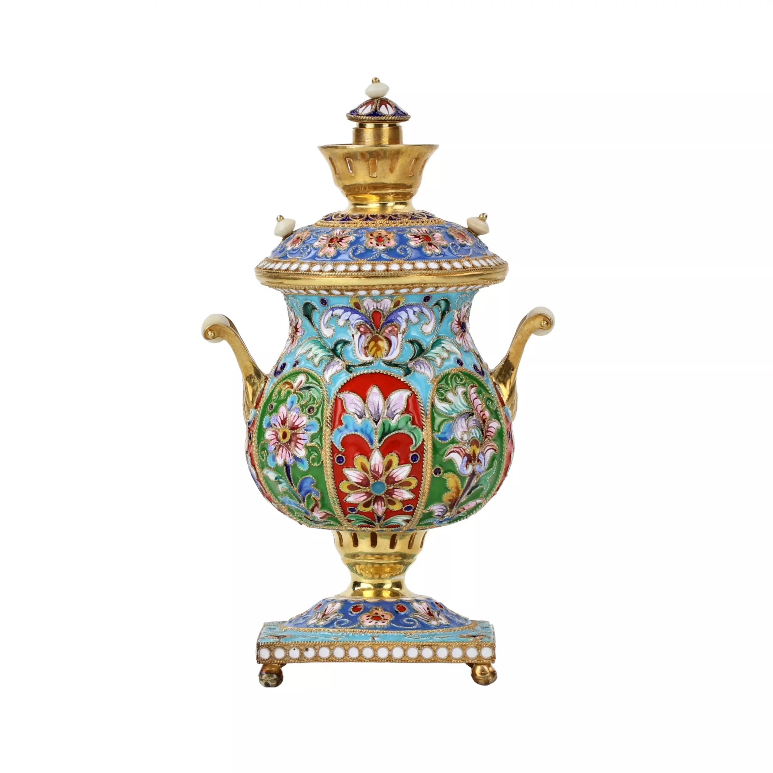 Samovar en argent dore et emaux peints. 
