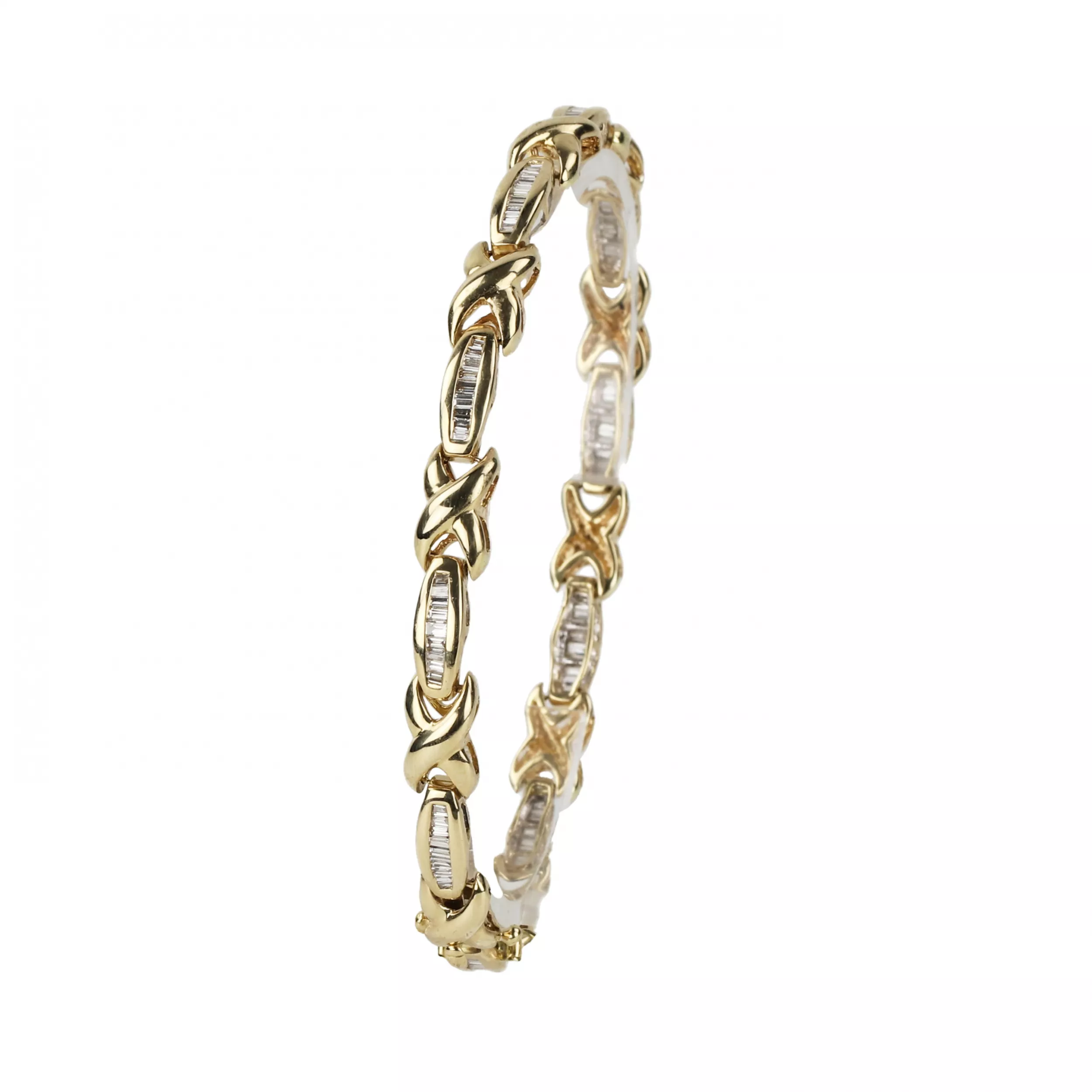 Gold bracelet 750 with diamonds. 
