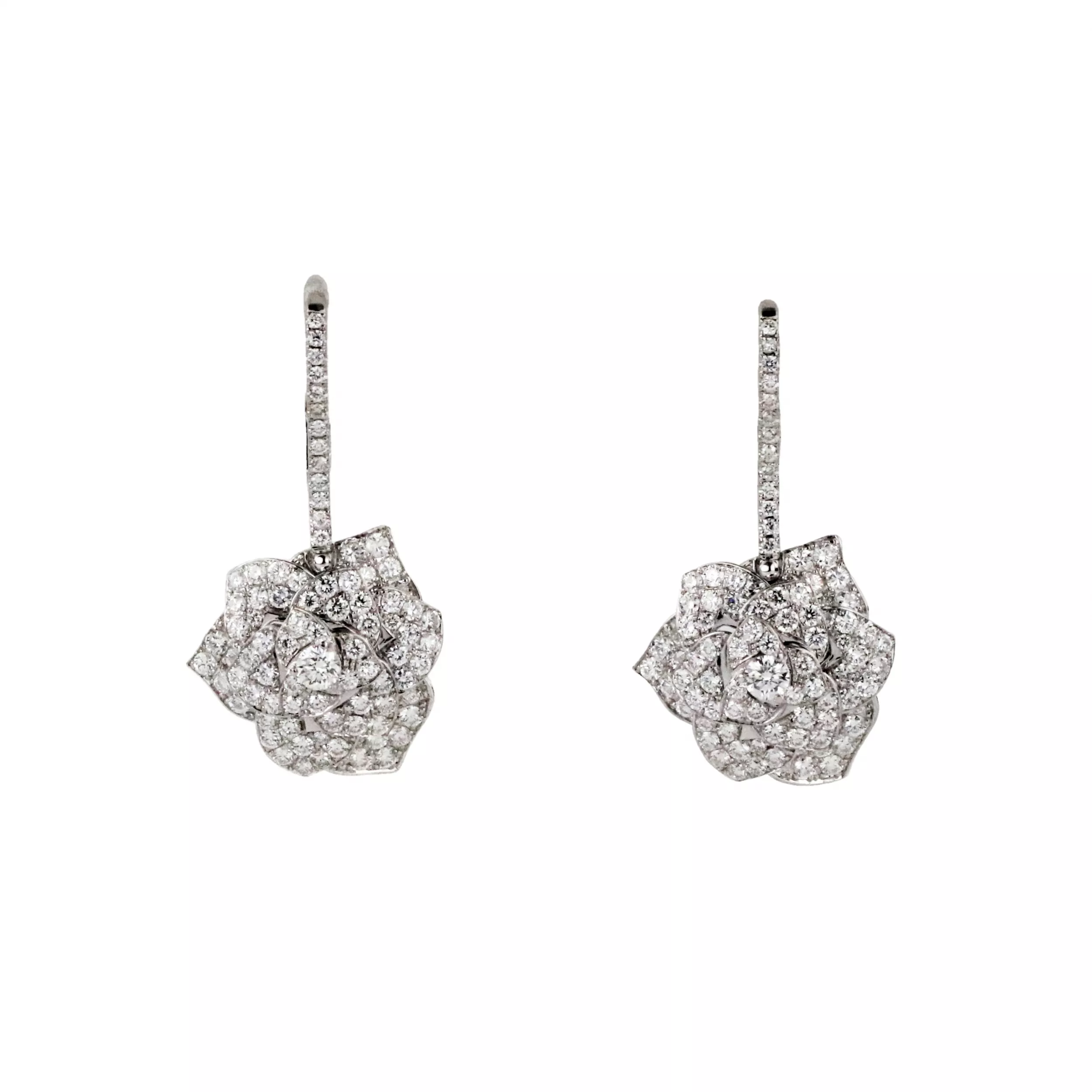 Gold earrings with diamonds, model Piage. 