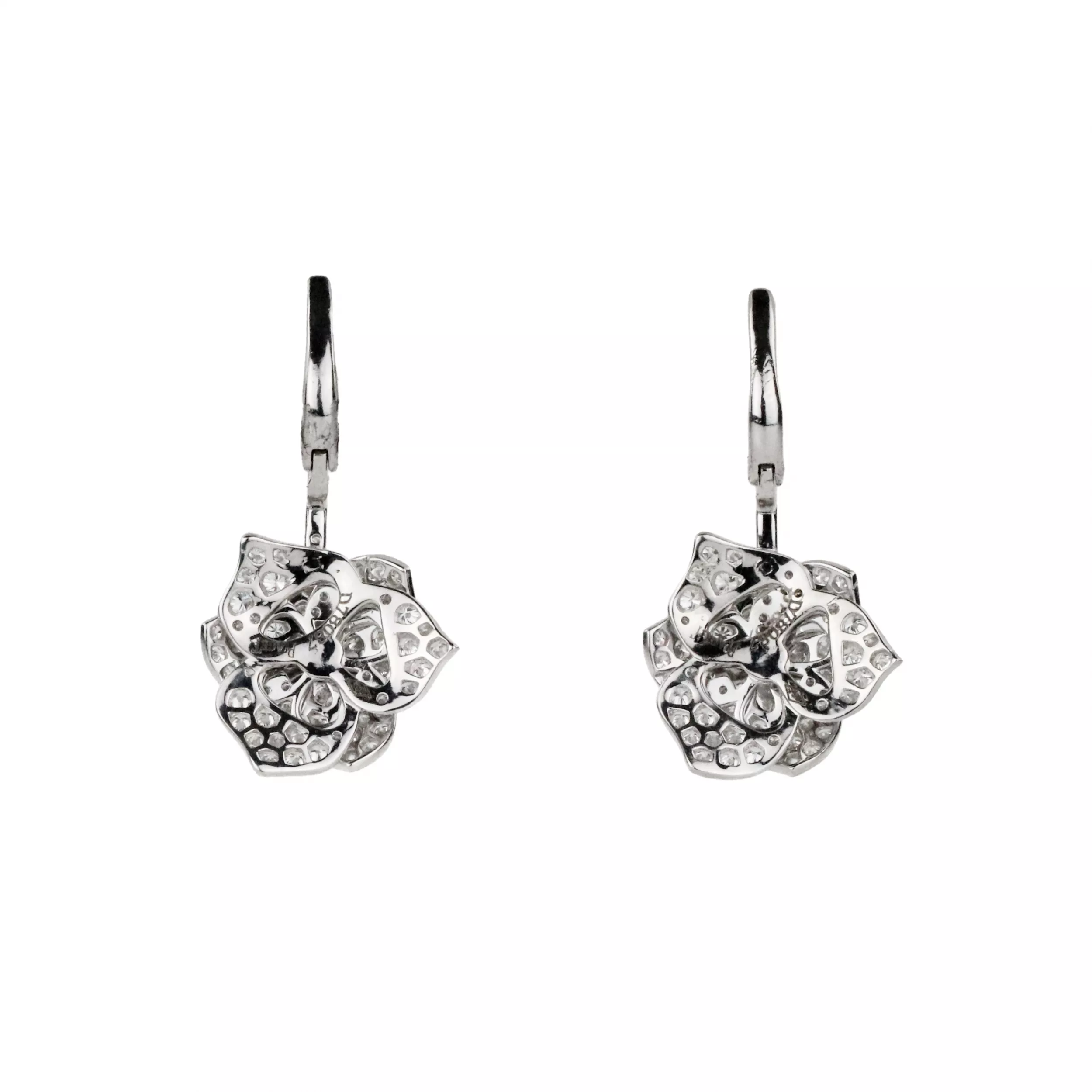 Gold earrings with diamonds, model Piage. 