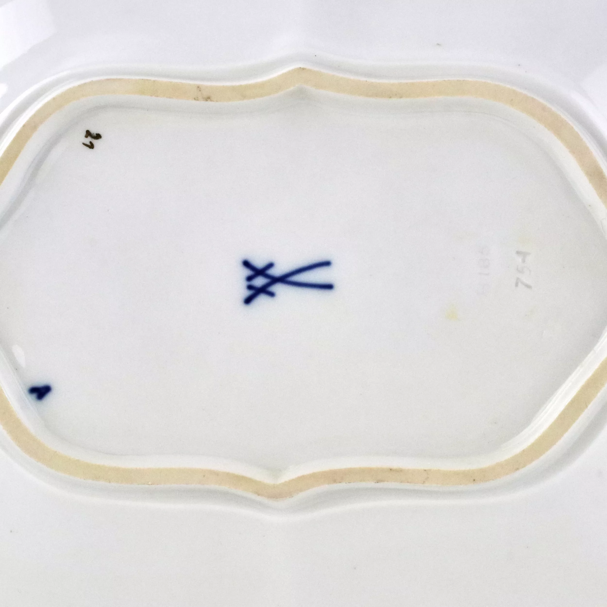 Plat à biscuits de la manufacture de Meissen. 20ième siècle. 