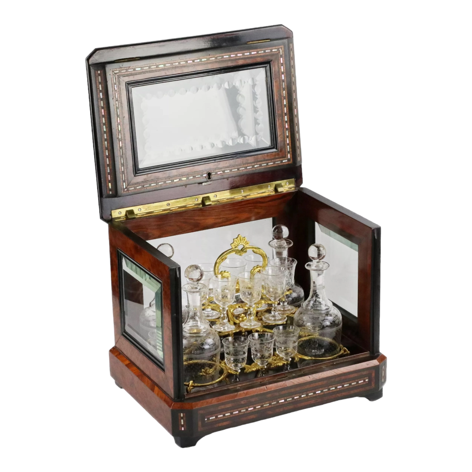 CABINET À LIQUEURS EN PALISSANDRE À MARQUETERIE DE NACRE. FRANCE. TOURNANT DES XIXE ET XXE SIÈCLES
