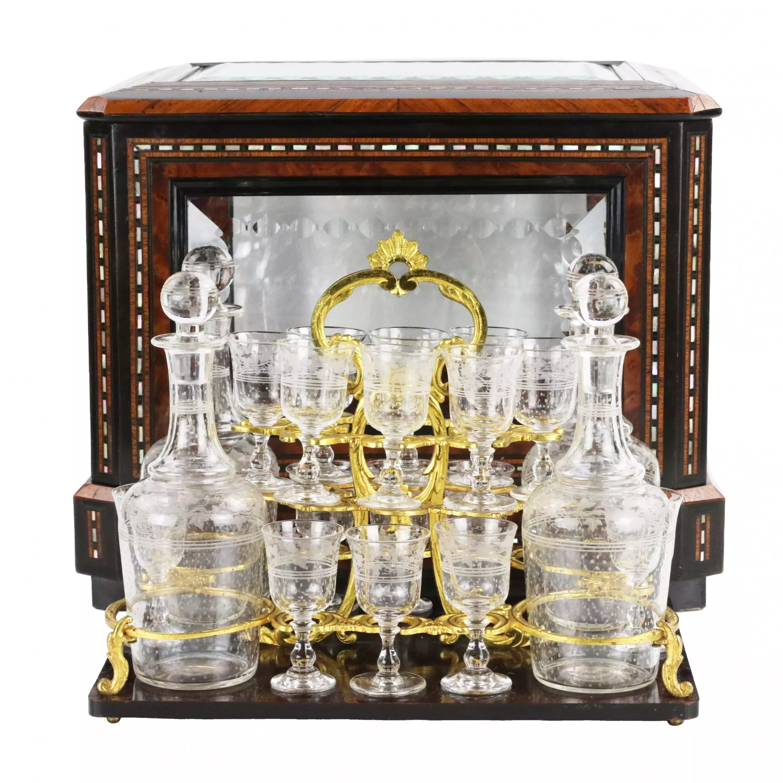 CABINET À LIQUEURS EN PALISSANDRE À MARQUETERIE DE NACRE. FRANCE. TOURNANT DES XIXE ET XXE SIÈCLES