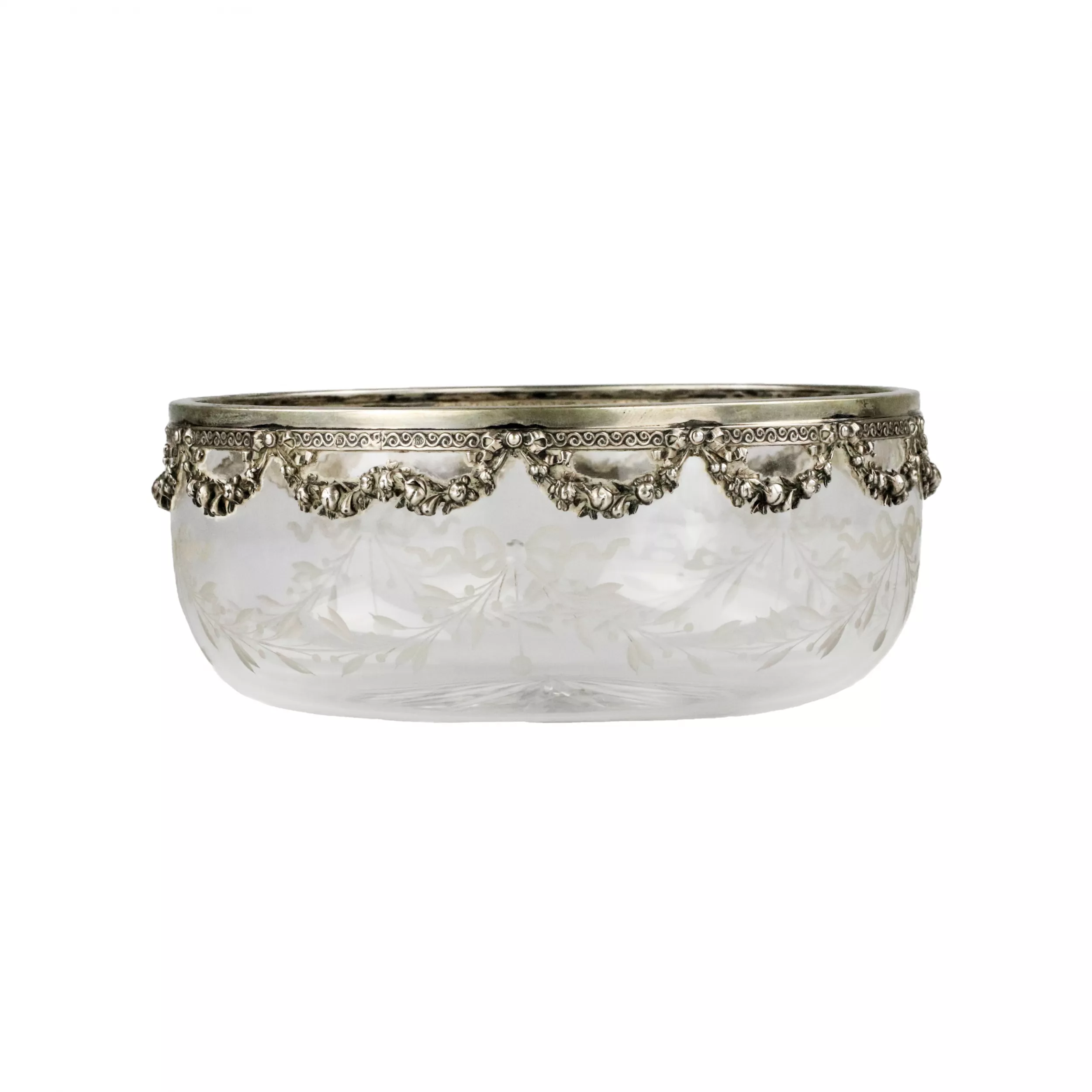 Neoclassical vase made of crystal in silver. Early 20th century. 