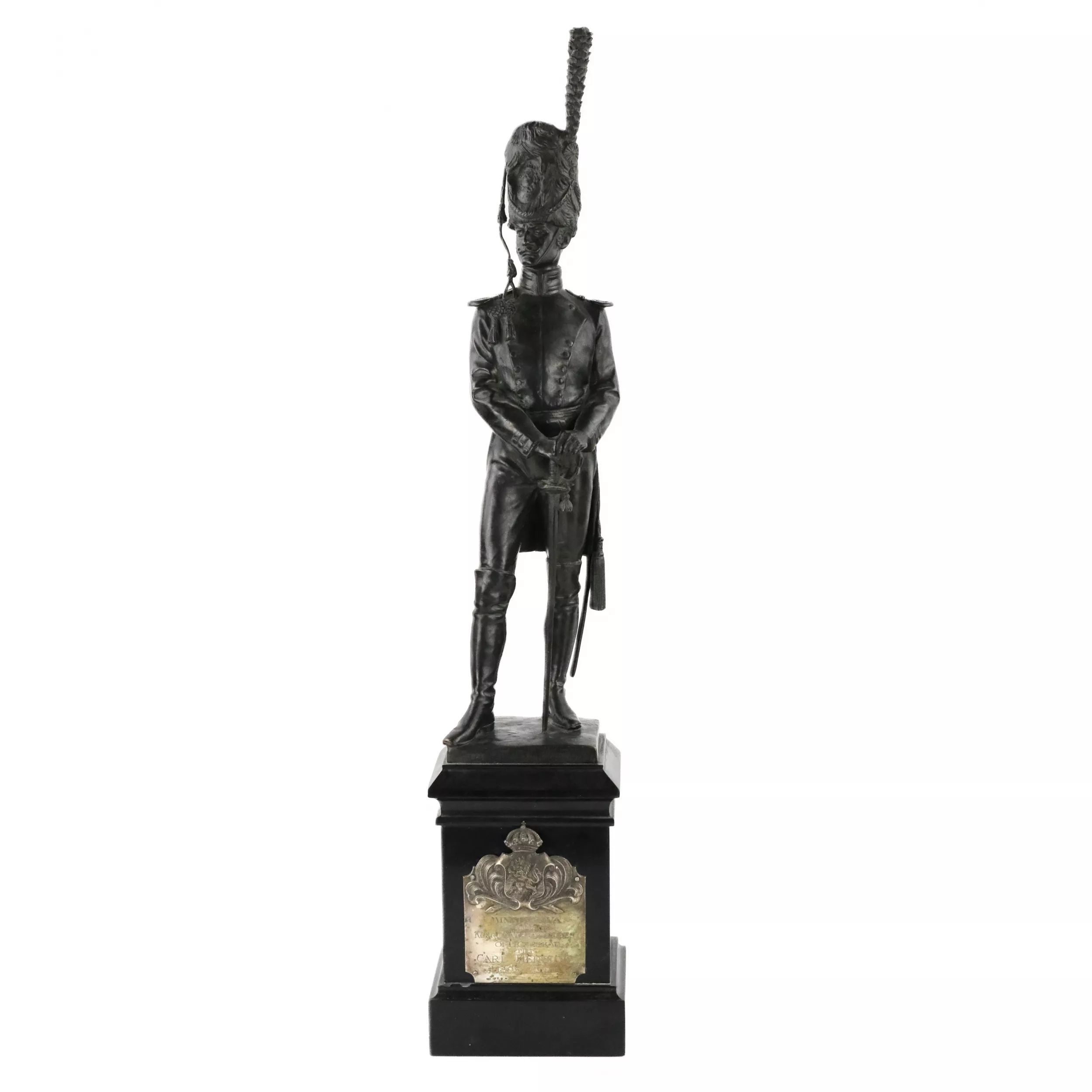 Figure en bronze d`un officier. Alfred Olson. 