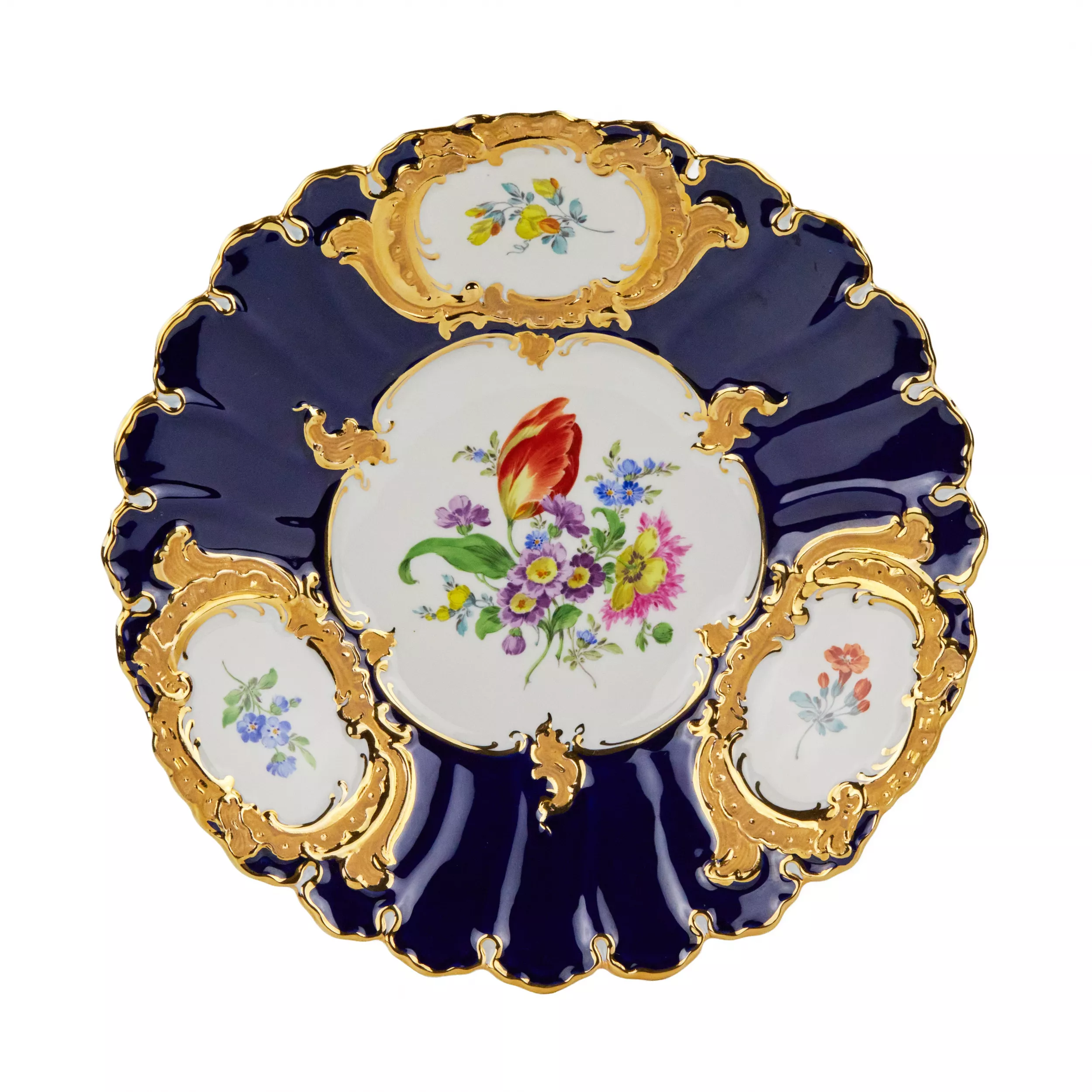 Magnifique plat Meissen bleu cobalt avec dorure et peinture delicate. 20ième siècle. 