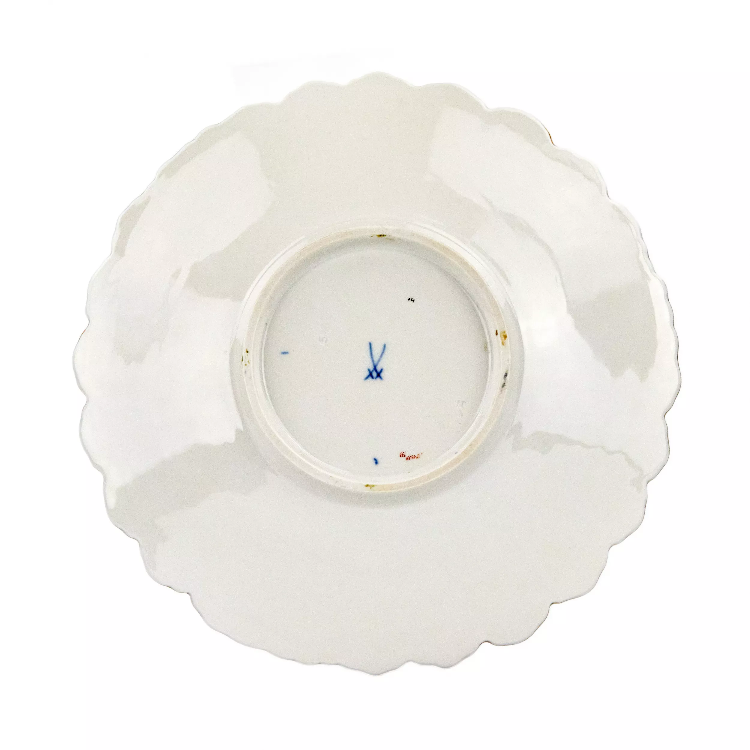 Magnifique plat Meissen bleu cobalt avec dorure et peinture delicate. 20ième siècle. 