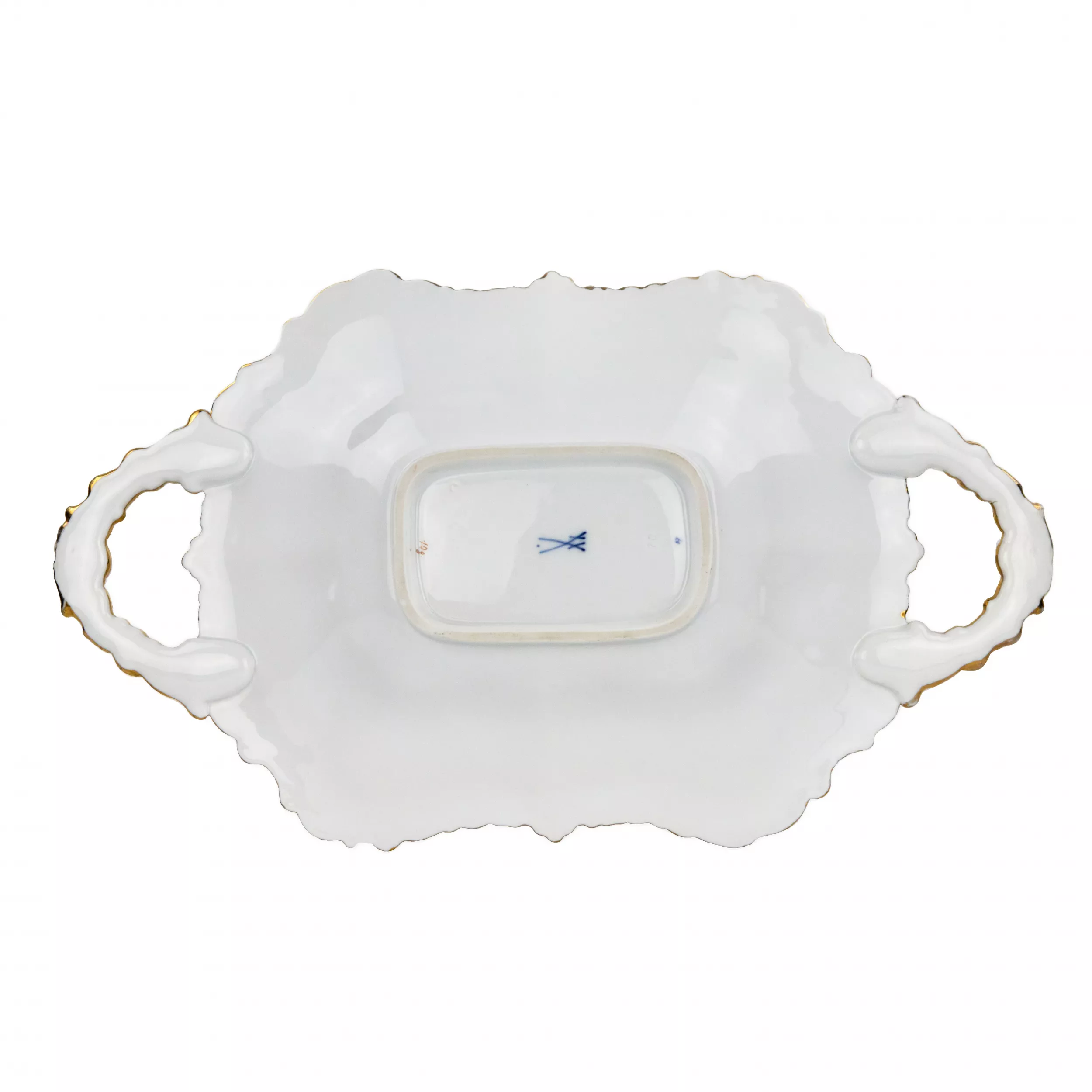 Plat de Meissen dore peint. 20ième siècle. 