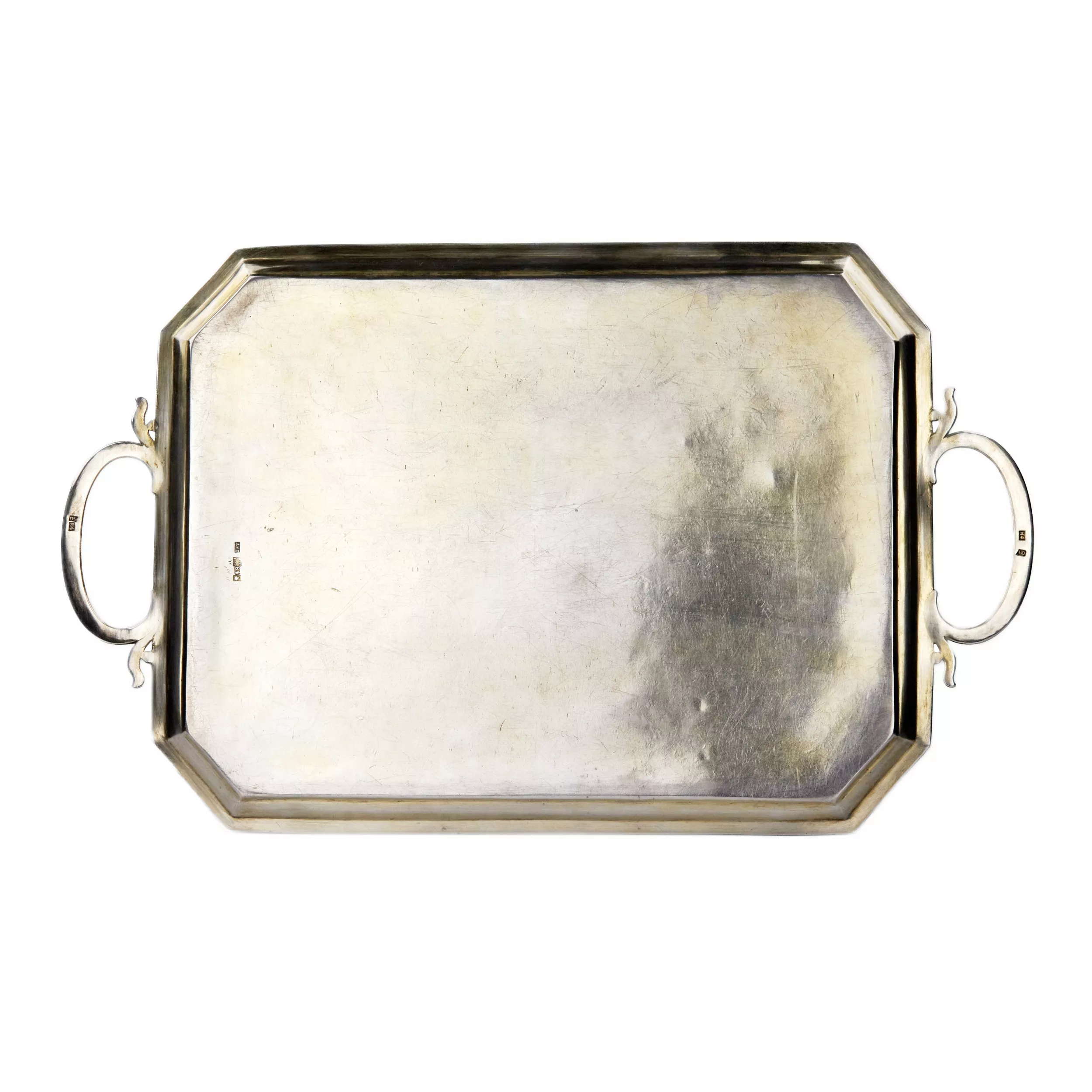 Plateau en argent representant un paysage russe. 