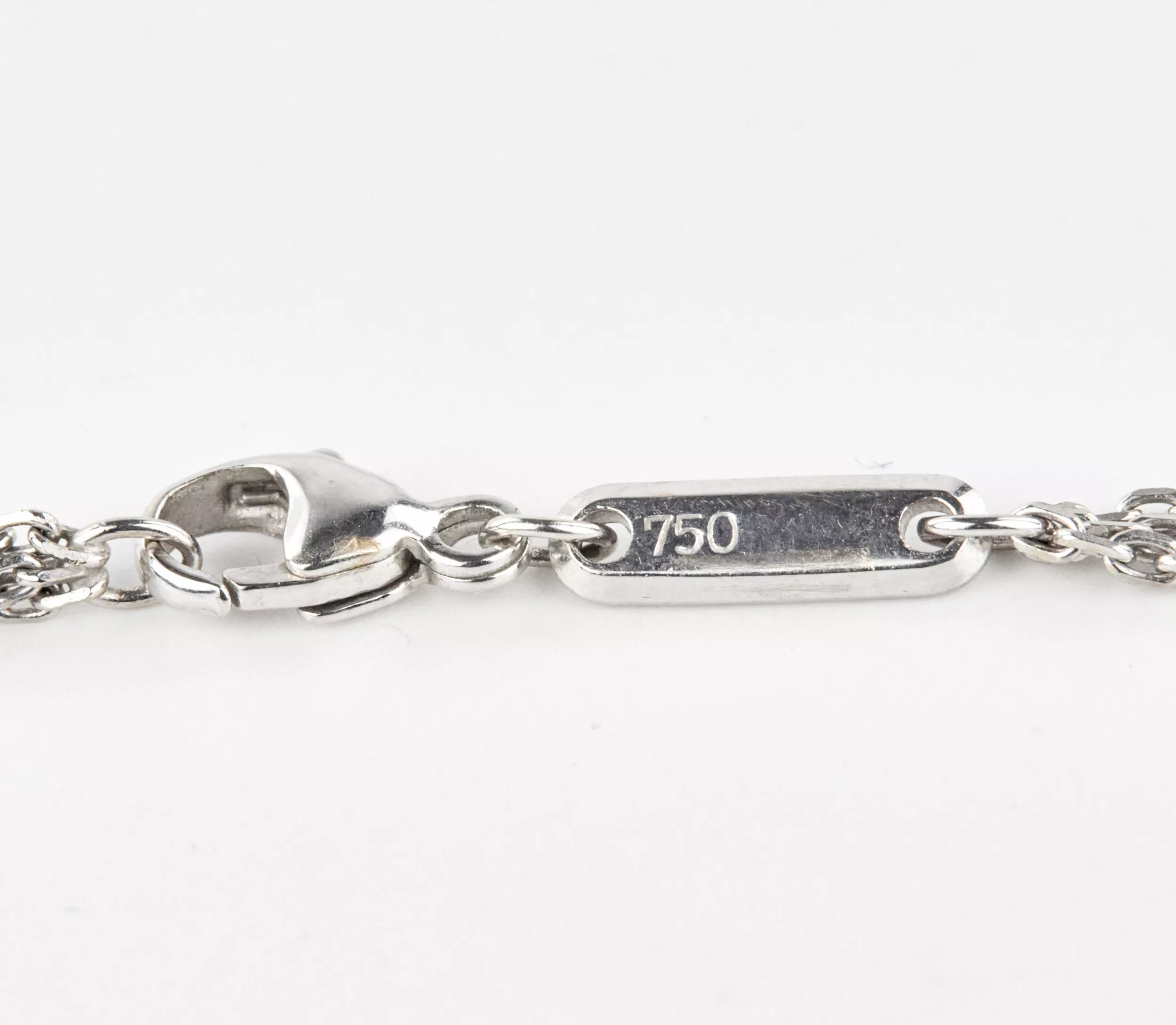 Pendentif Chopard en or blanc et diamants. 