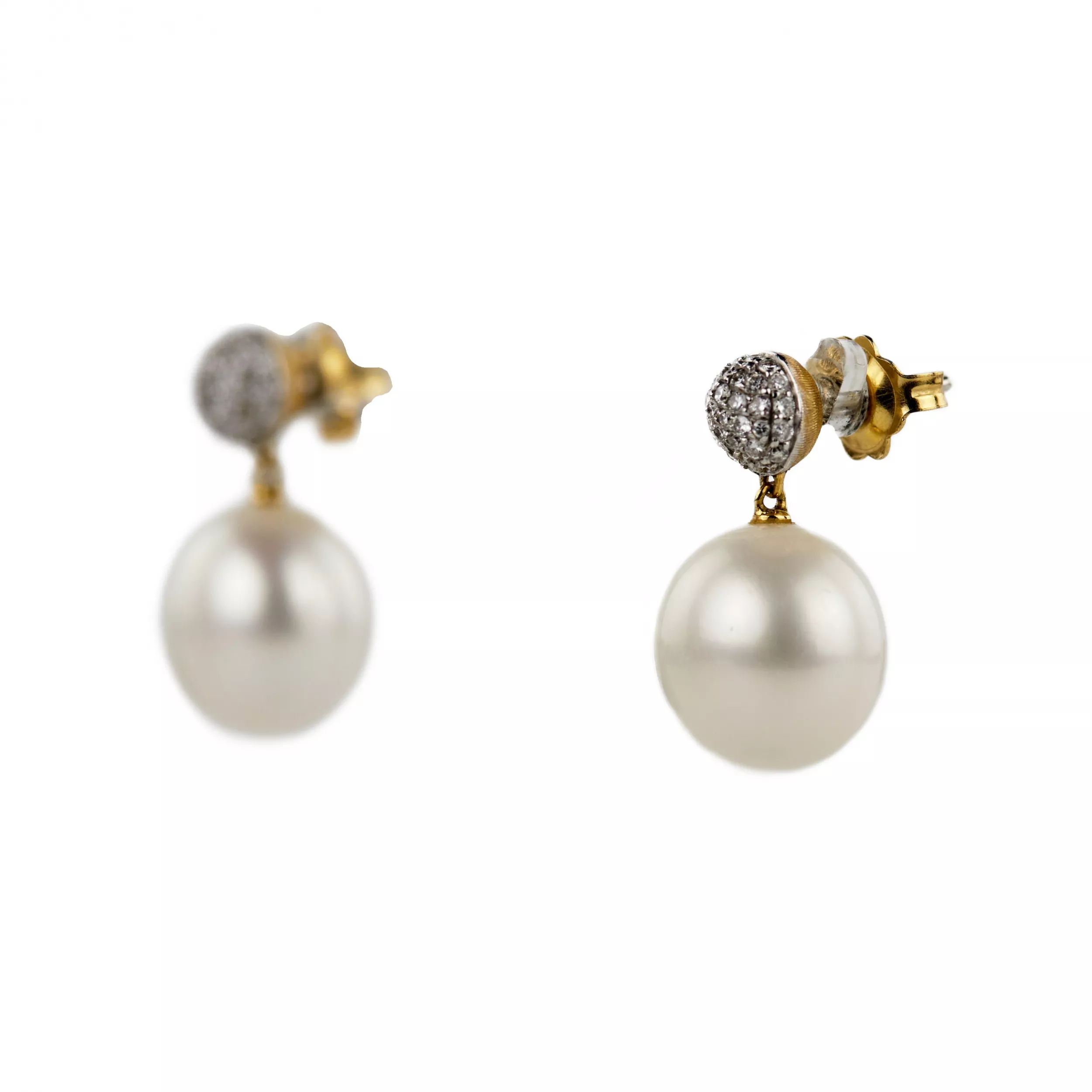 Marco Bicego. Boucles d`oreilles en or finement travaillees avec perles et diamants. 