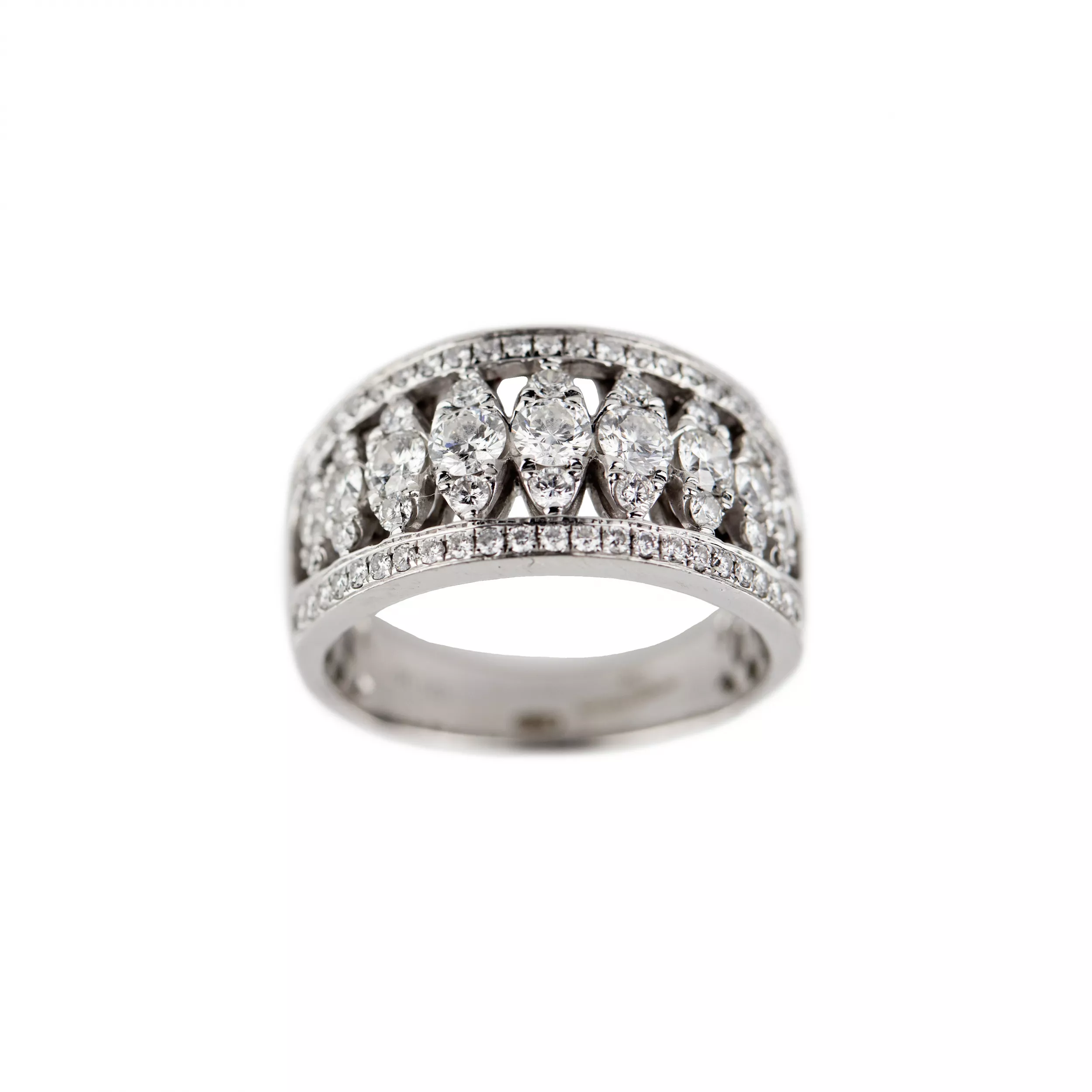 Bague en or avec diamants de Giorgio Visconti. 