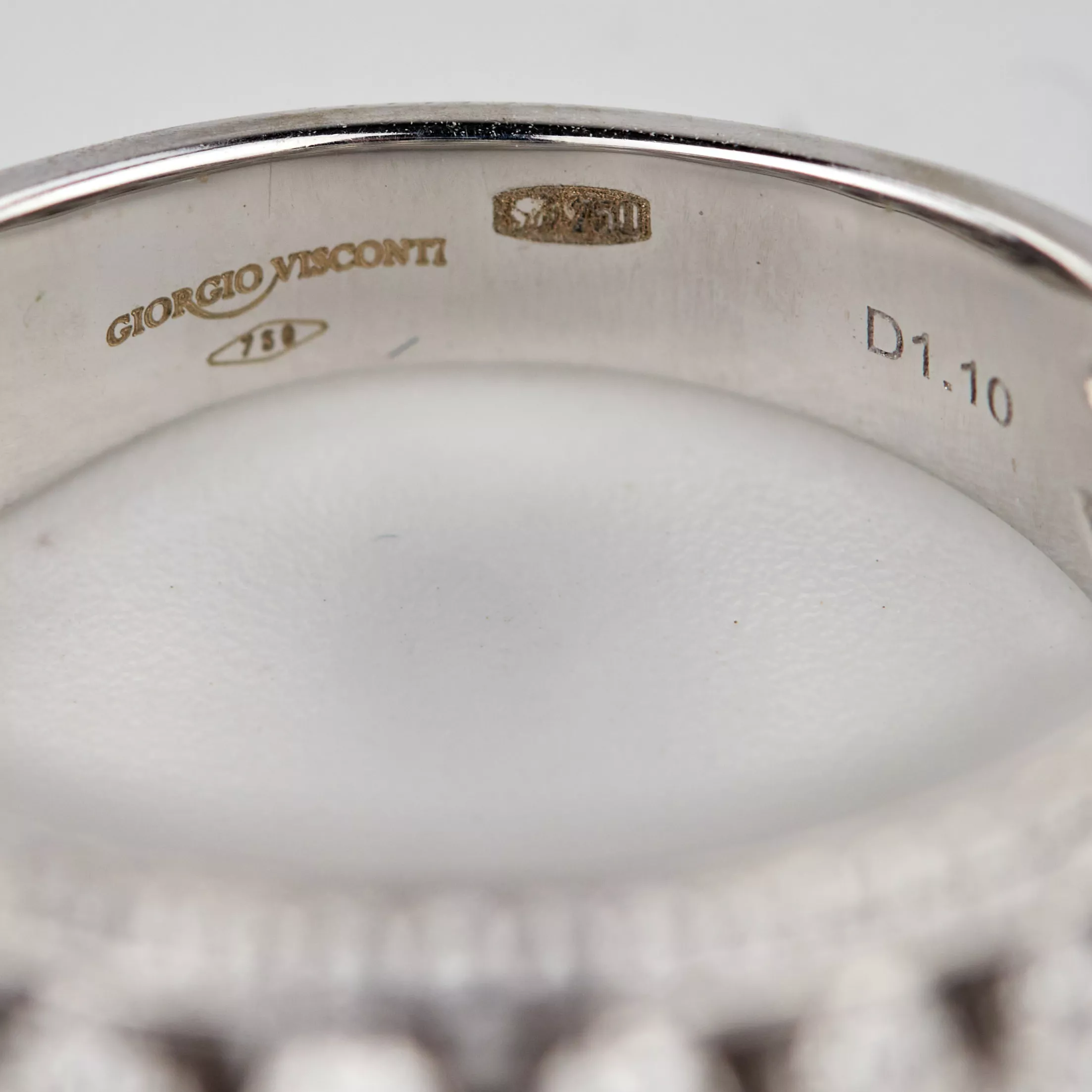 Bague en or avec diamants de Giorgio Visconti. 