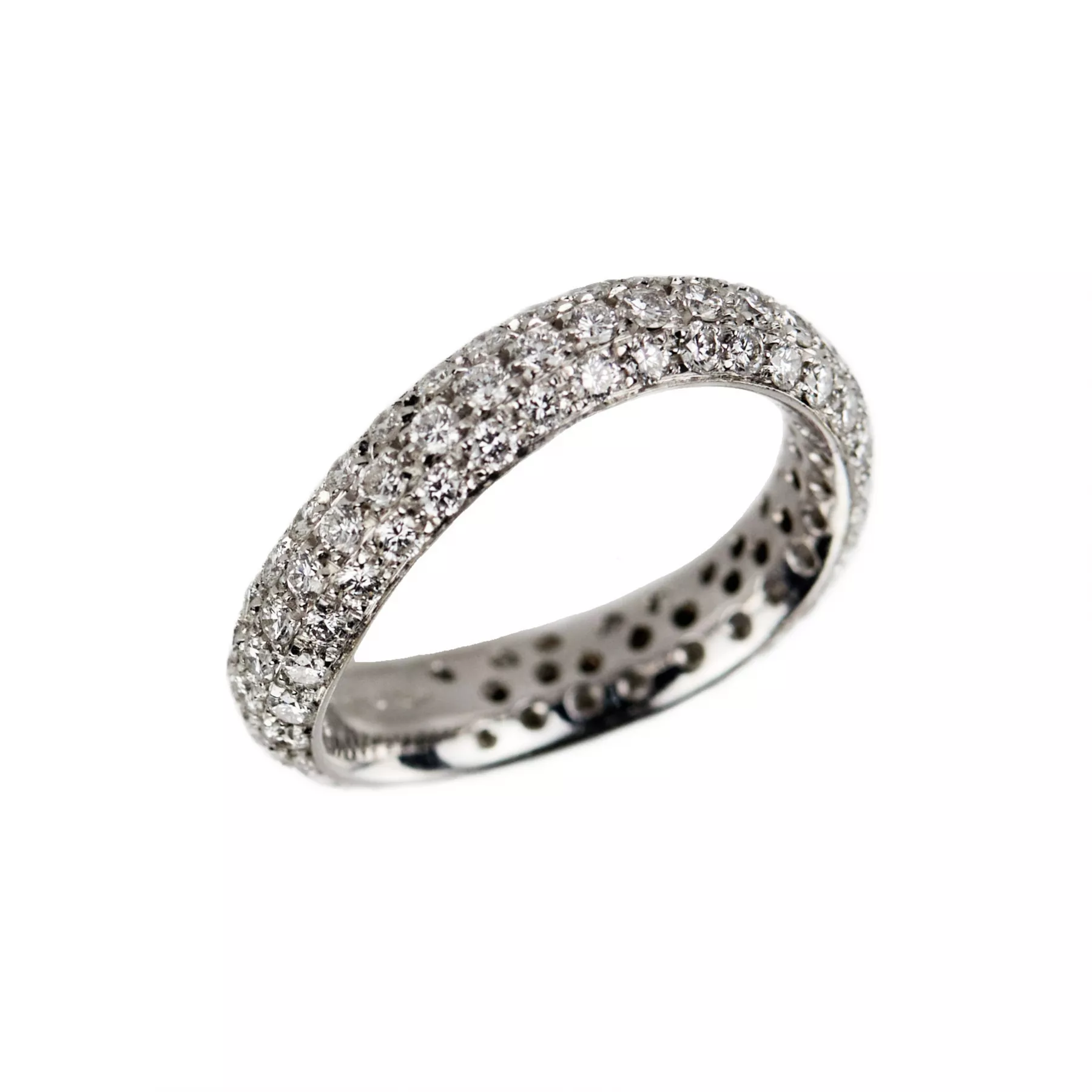 Bague Pomellato en or blanc 18 carats sertie de diamants Narrow Wave Band. 