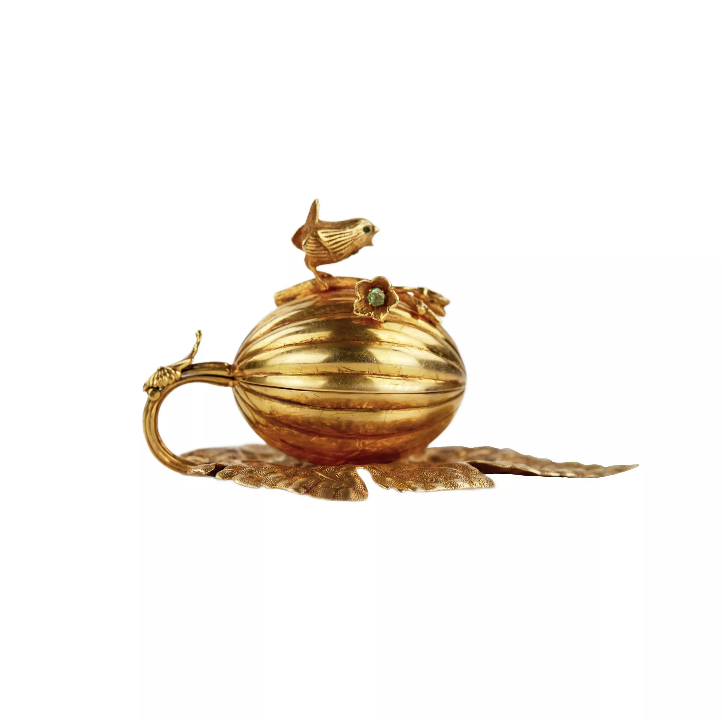 COFFRET MINIATURE EN OR EN FORME DE RÉCIPIENT D’ÉTROG. MAISON F. LORIE RUSSIE, MOSCOU, 1908-1917