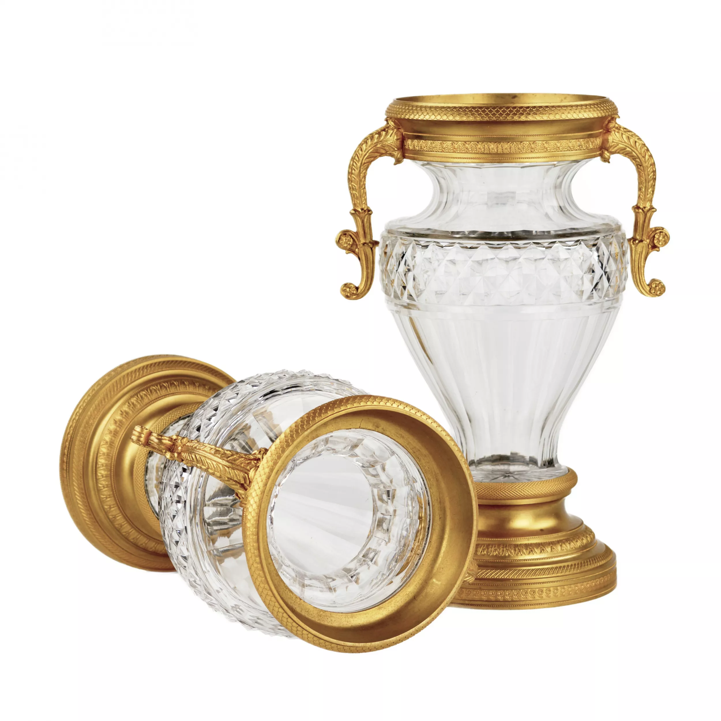 Pair of crystal vases with gilt bronze. End of the 19th century. 