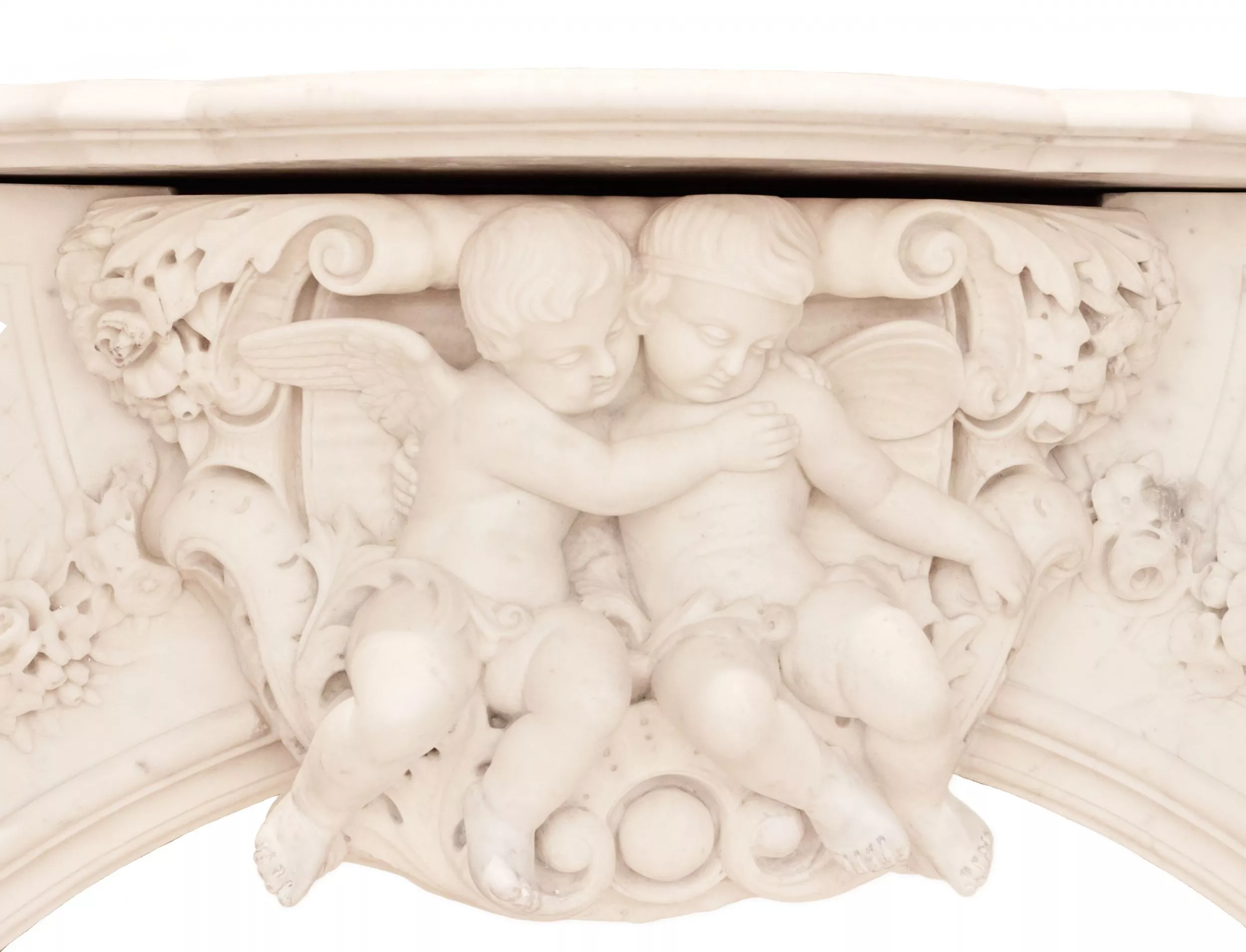 GRANDE CHEMINÉE FRANÇAISE EN MARBRE BLANC DE STYLE LOUIS XV FRANCE, TROISIÈME QUART DU XIXᵉ SIÈCLE