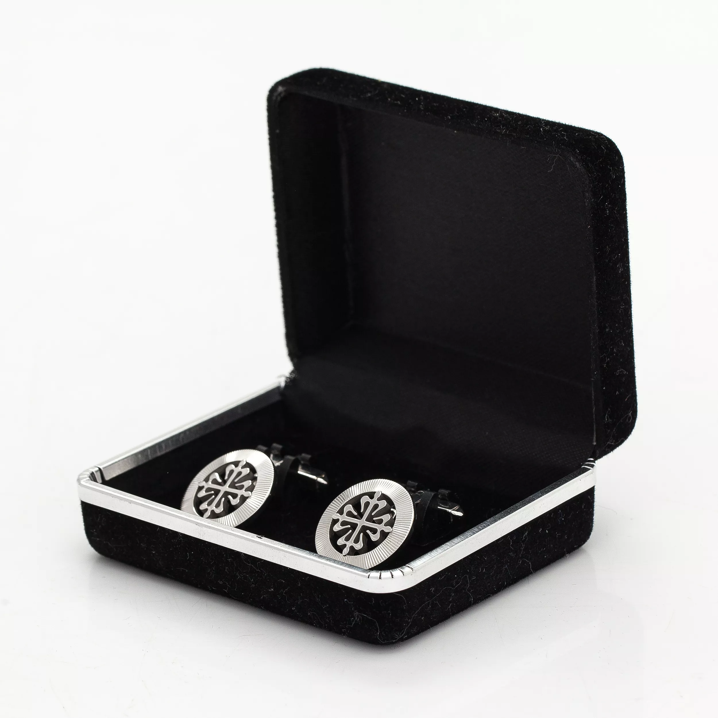 Patek Philippe. Paire de boutons de manchette Calatrava en or blanc 18 carats.