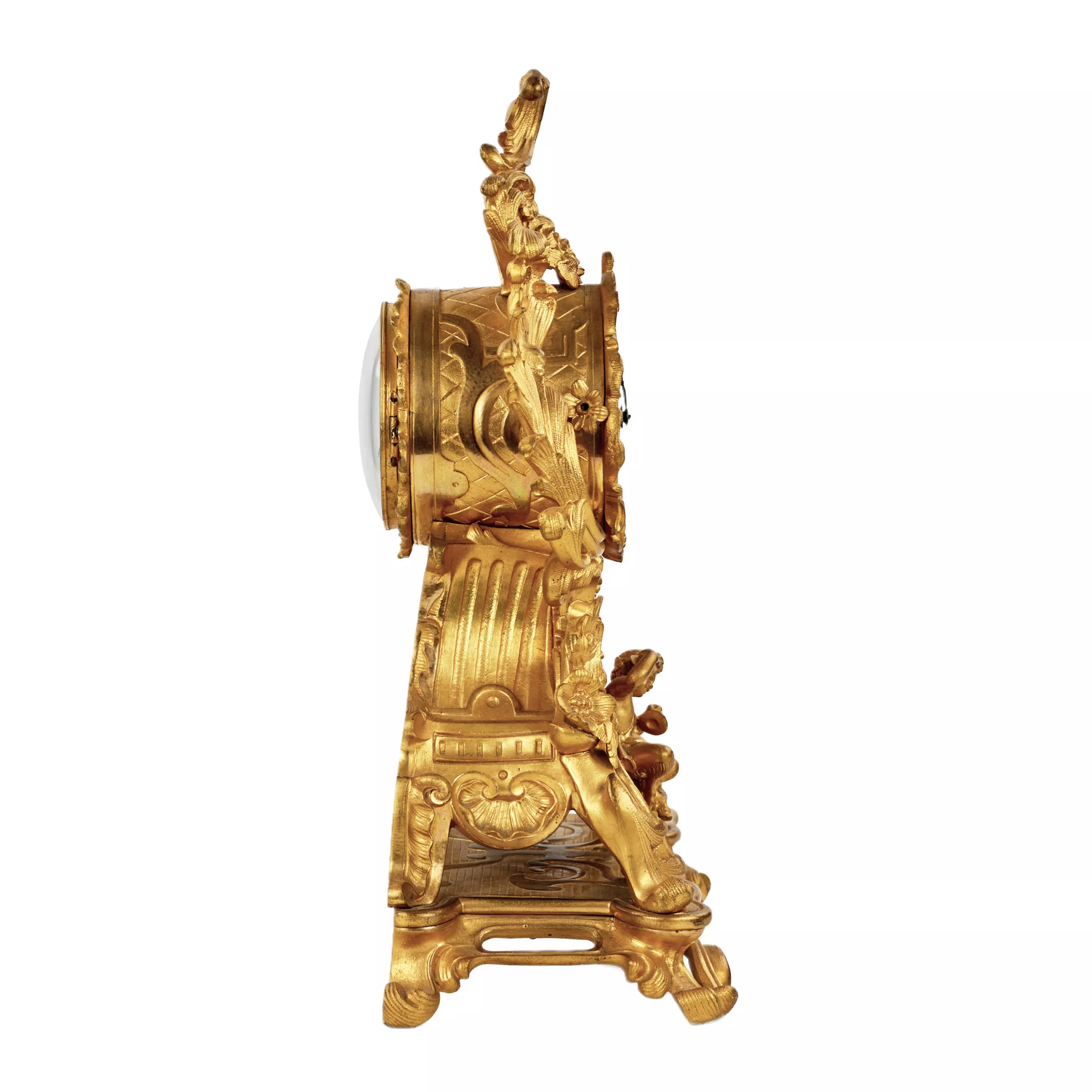 Mantel clock in Rococo style. 