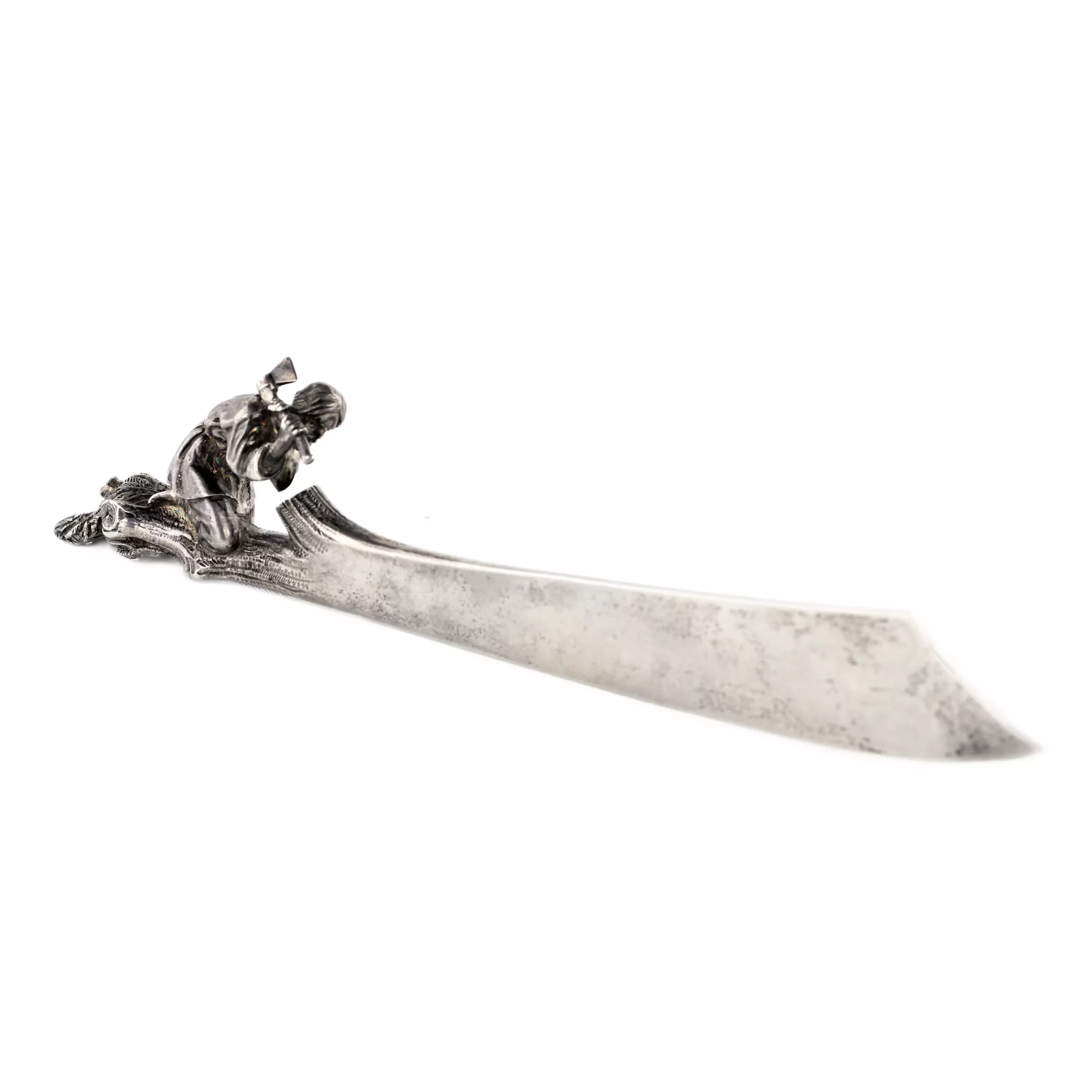 COUTEAU À LETTRES EN ARGENT AVEC FIGURE DE PAYSAN, MAISON KARL FABERGÉ, MOSCOU, ANNÉES 1880