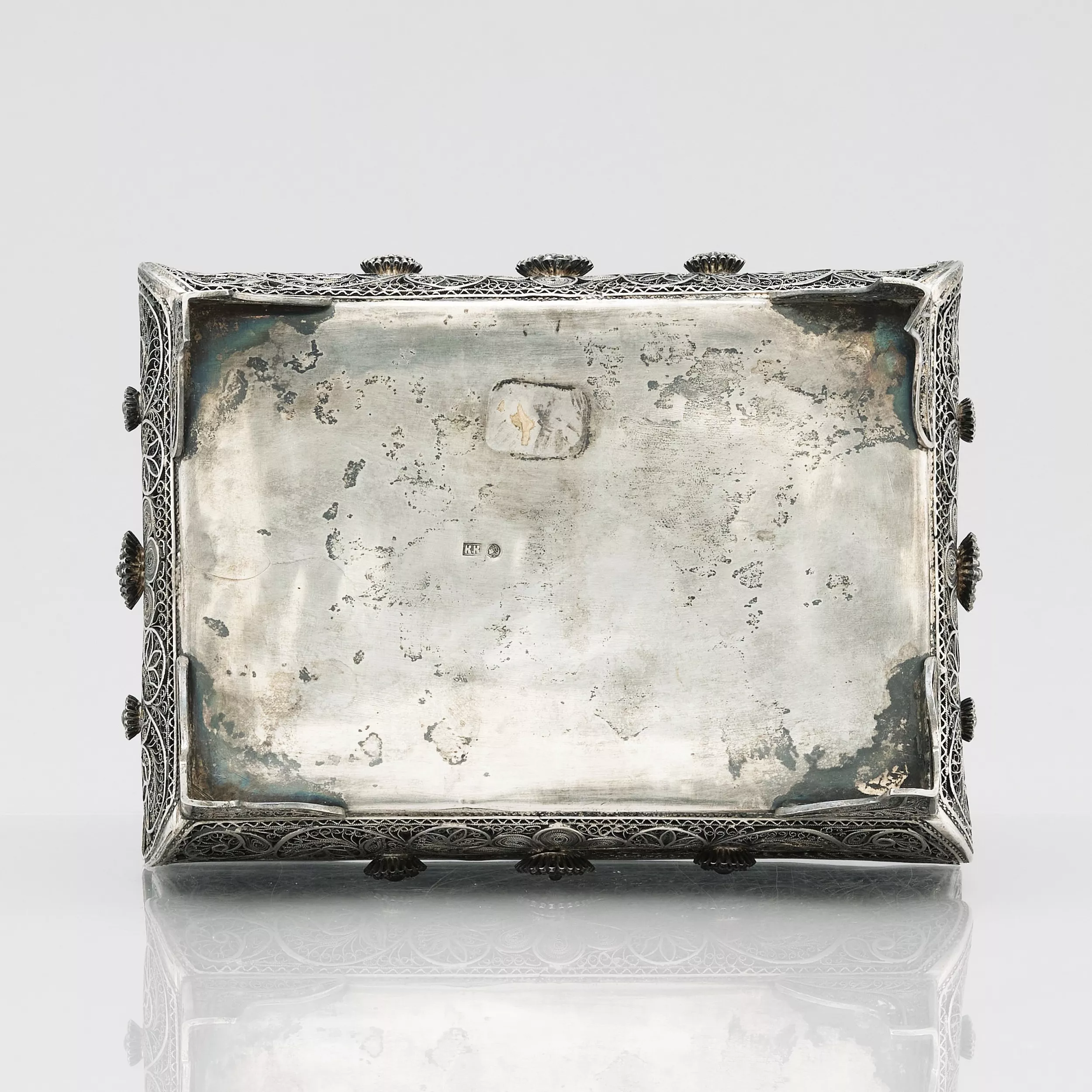 Boite en filigrane d`argent du 19ème siècle. Odessa, Empire russe, 1898-1908 