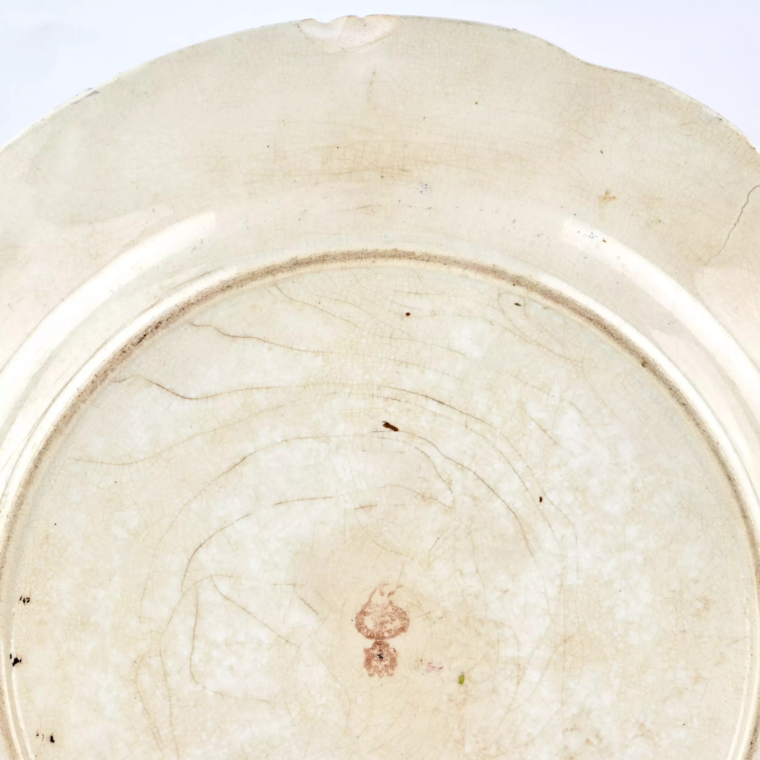 Plat decoratif Fleurs. Usine Gardner, Russie, XIXe siècle. 