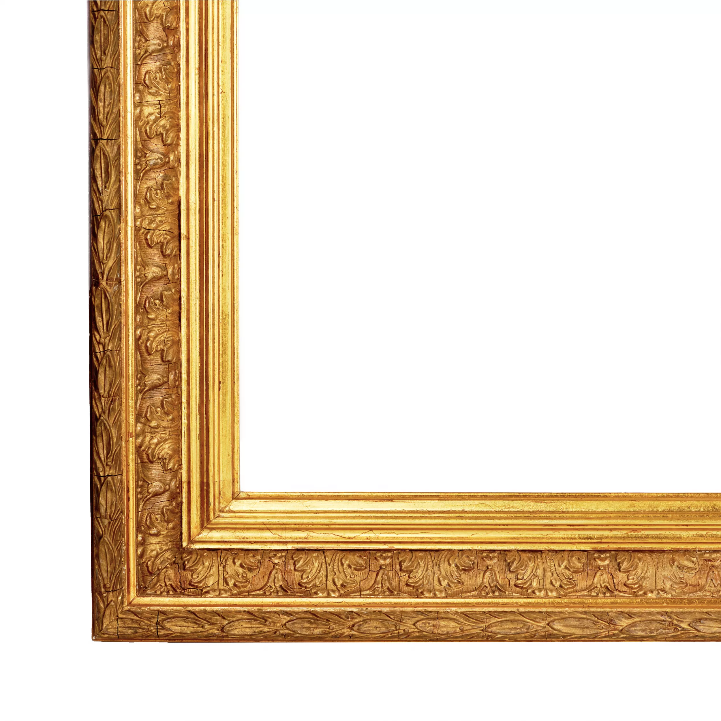 Cadre en bois dore au design classique. 20ième siècle. 