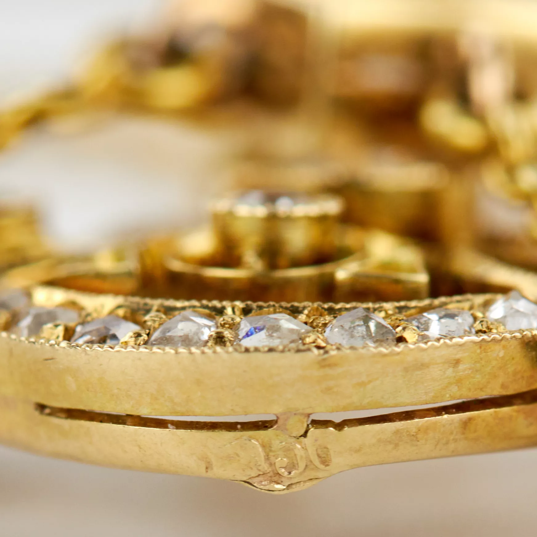 EXQUISITE ART NOUVEAU GOLD PENDANT WITH DIAMONDS. RUSSIA, TURN OF THE 20TH CENTURY
