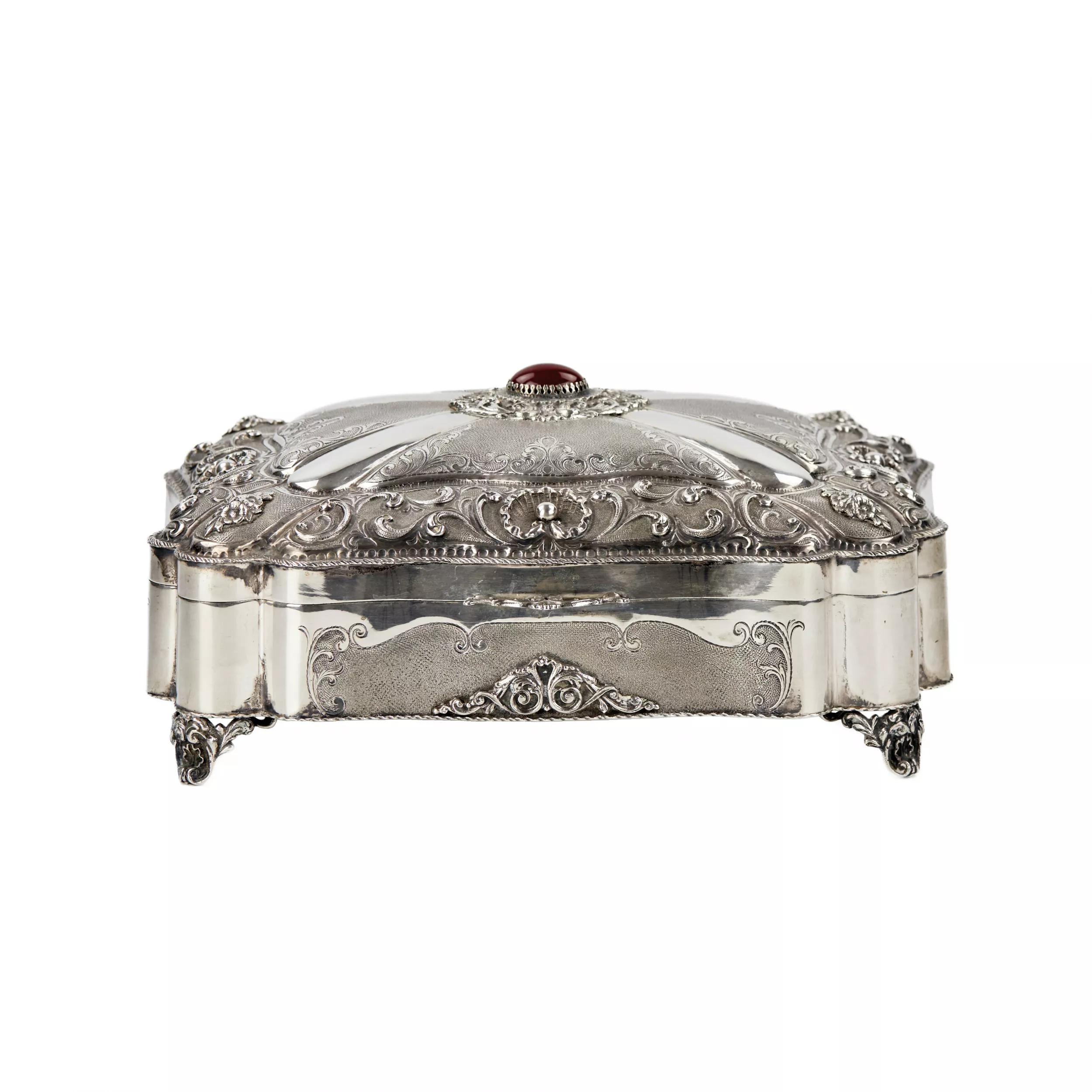Large, silver box. The turn of the 19th-20th centuries.